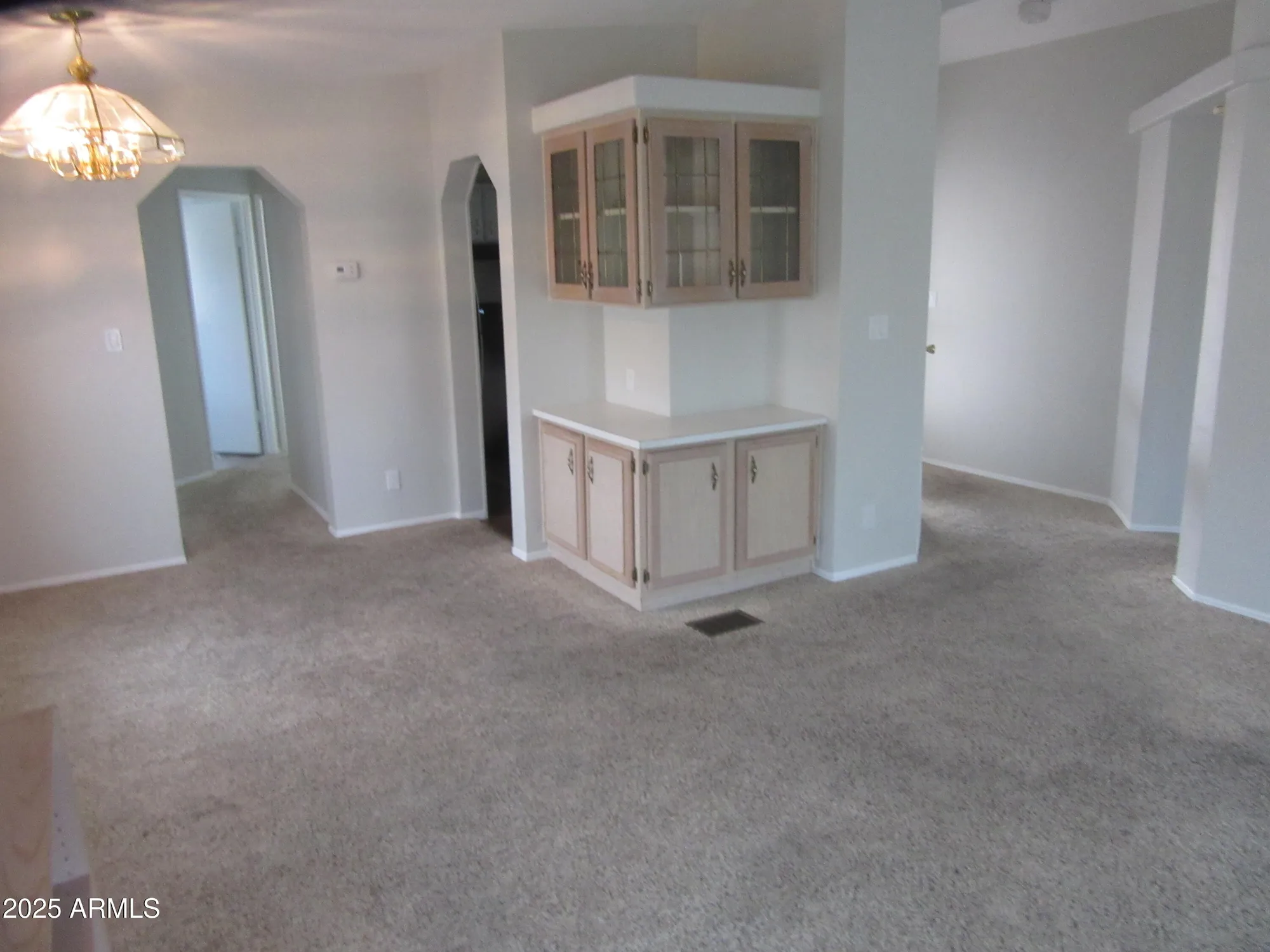 Property Slideshow image 2 of 34 | 6412 s oakmont dr, Chandler, AZ, 85249