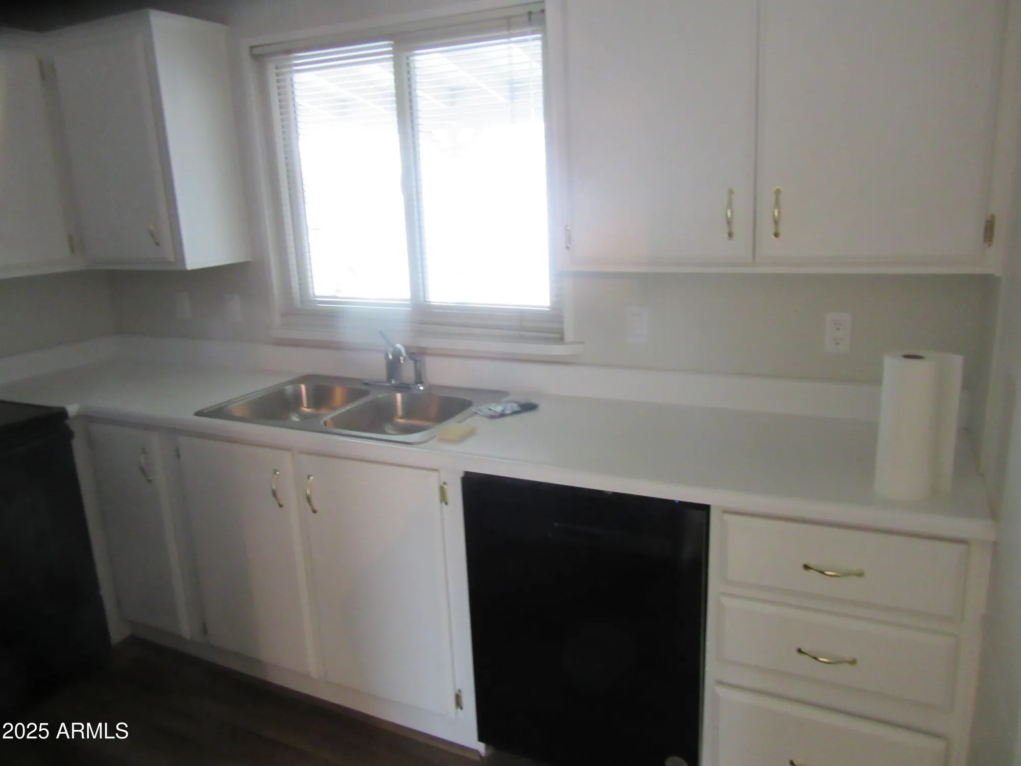 Property Slideshow image 9 of 34 | 6412 s oakmont dr, Chandler, AZ, 85249