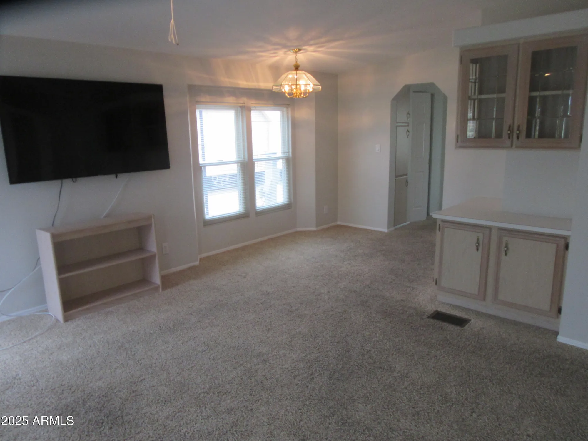 Property Slideshow image 5 of 34 | 6412 s oakmont dr, Chandler, AZ, 85249