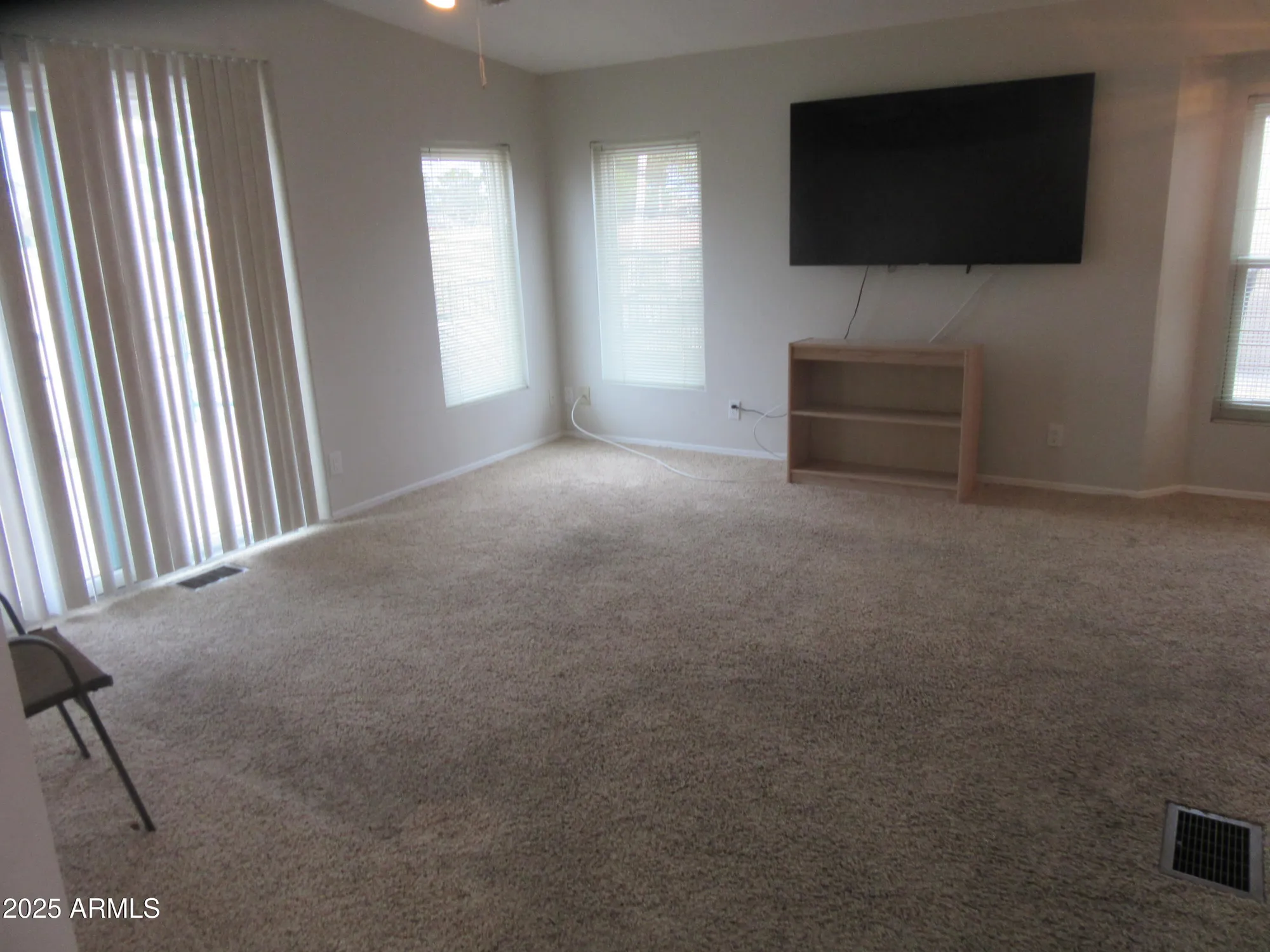 Property Slideshow image 6 of 34 | 6412 s oakmont dr, Chandler, AZ, 85249