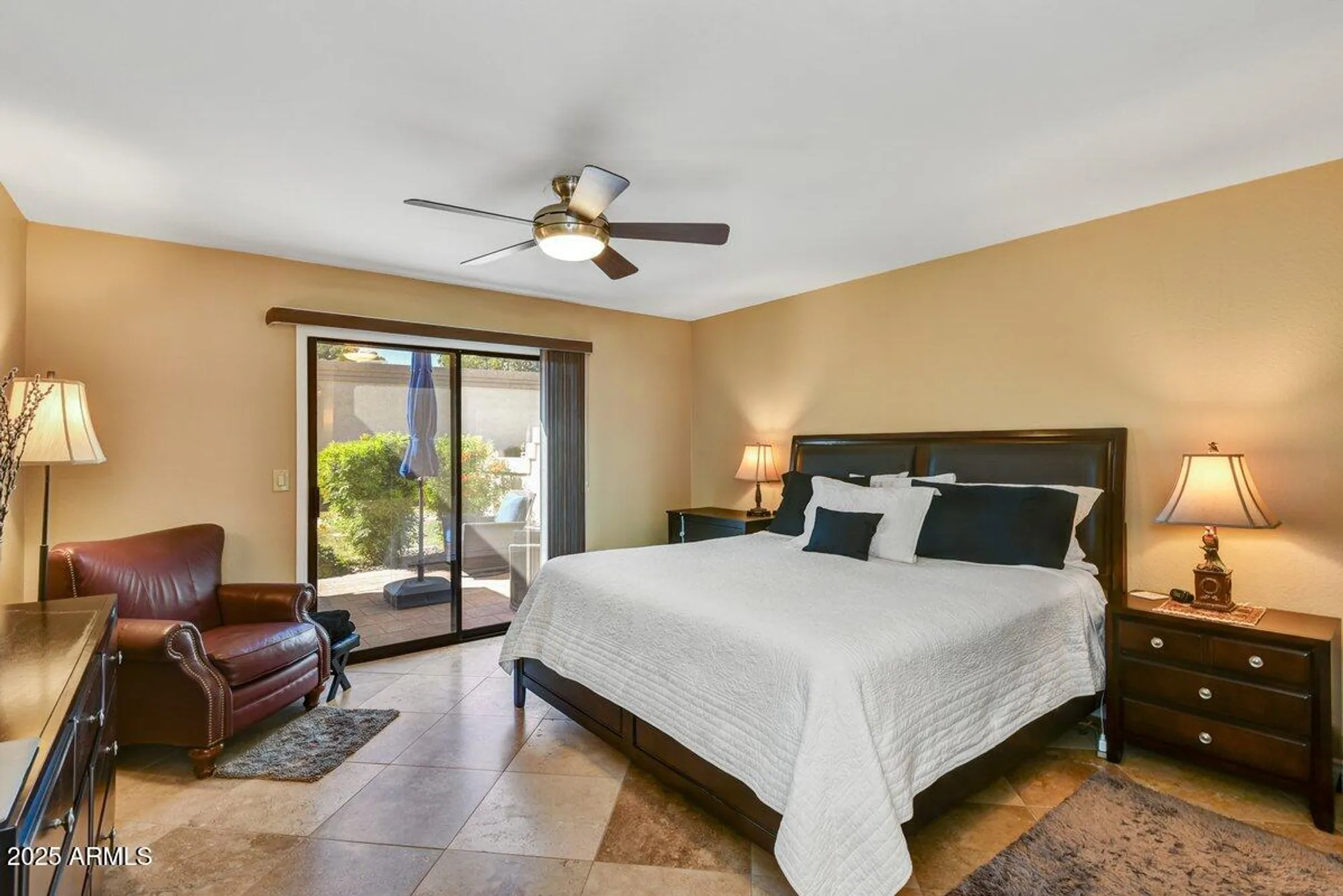 Property Slideshow image 10 of 21 | 9727 w kerry ln, Peoria, AZ, 85382