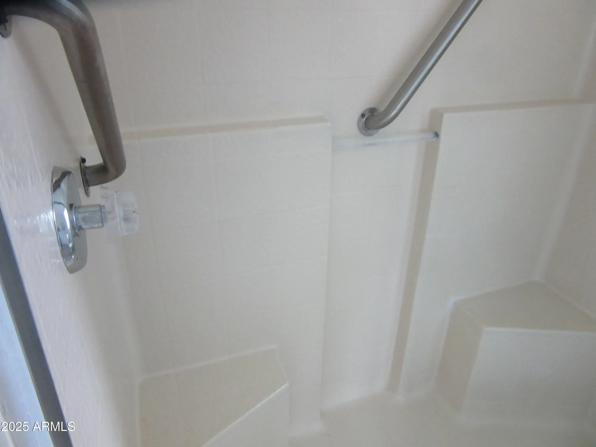 Property Slideshow image 18 of 34 | 6412 s oakmont dr, Chandler, AZ, 85249