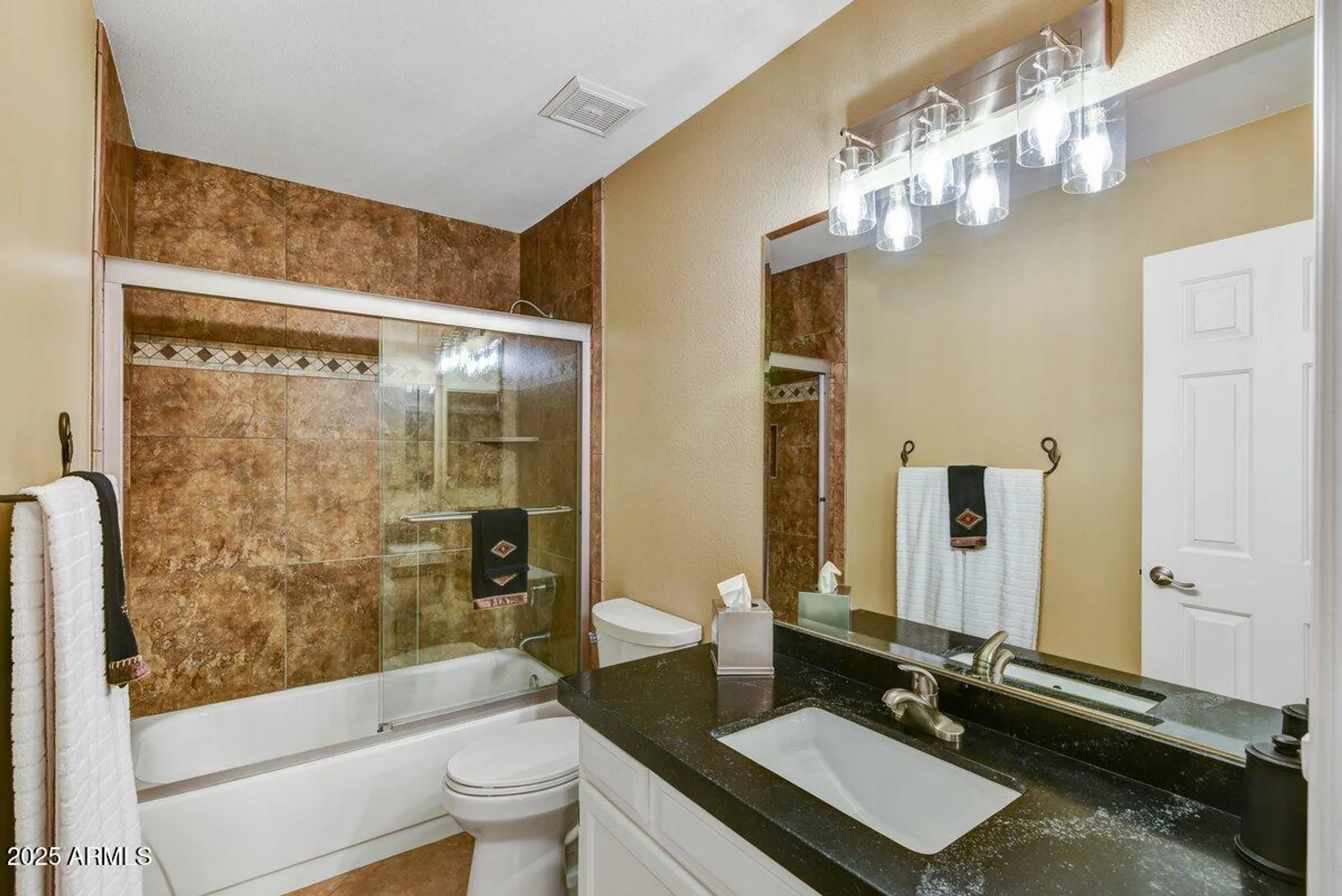 Property Slideshow image 12 of 21 | 9727 w kerry ln, Peoria, AZ, 85382