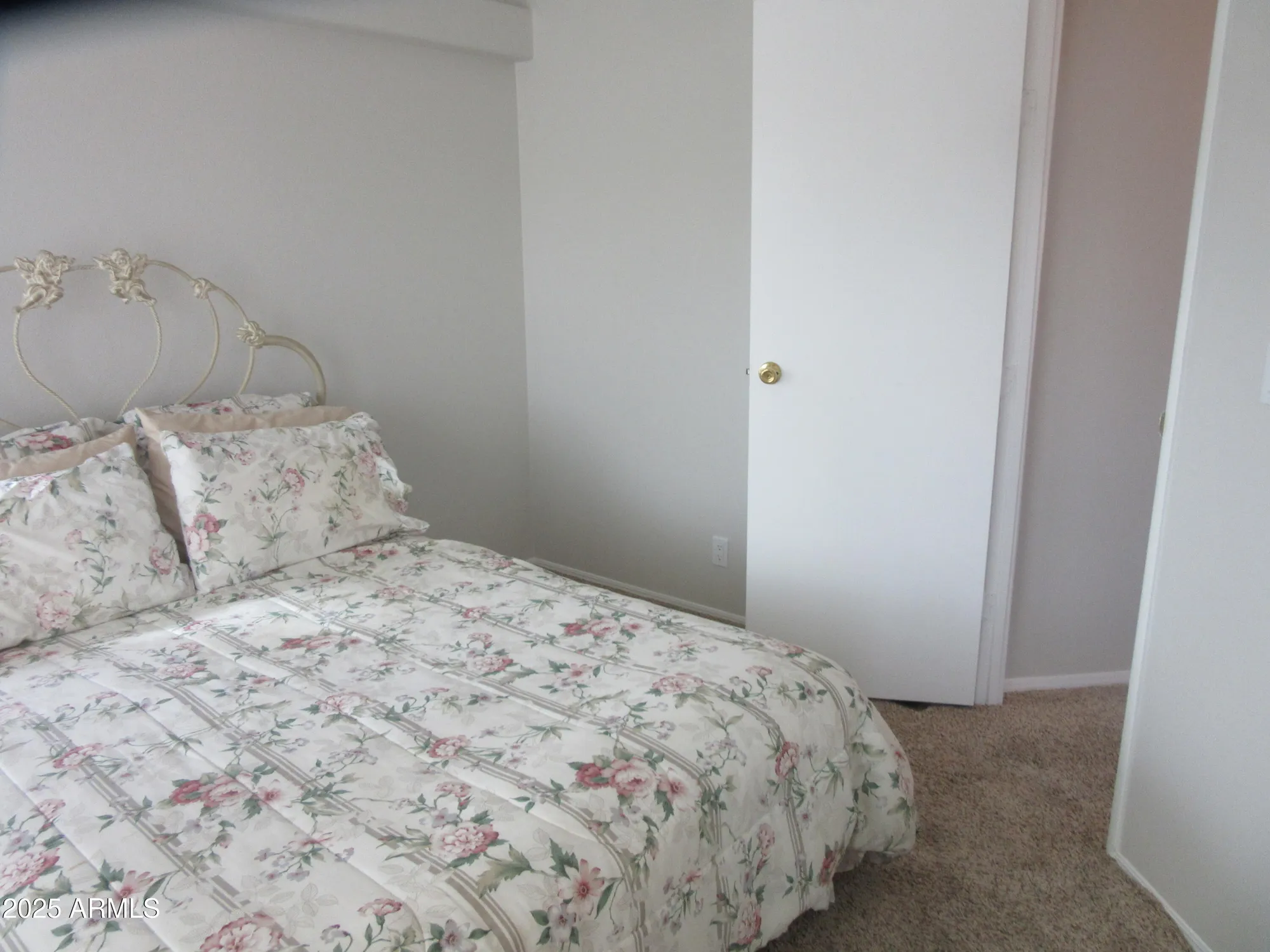 Property Slideshow image 22 of 34 | 6412 s oakmont dr, Chandler, AZ, 85249