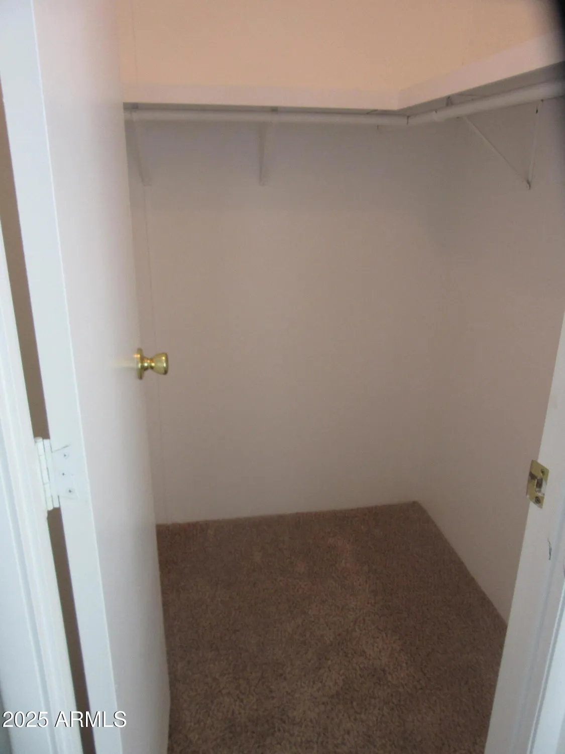 Property Slideshow image 24 of 34 | 6412 s oakmont dr, Chandler, AZ, 85249