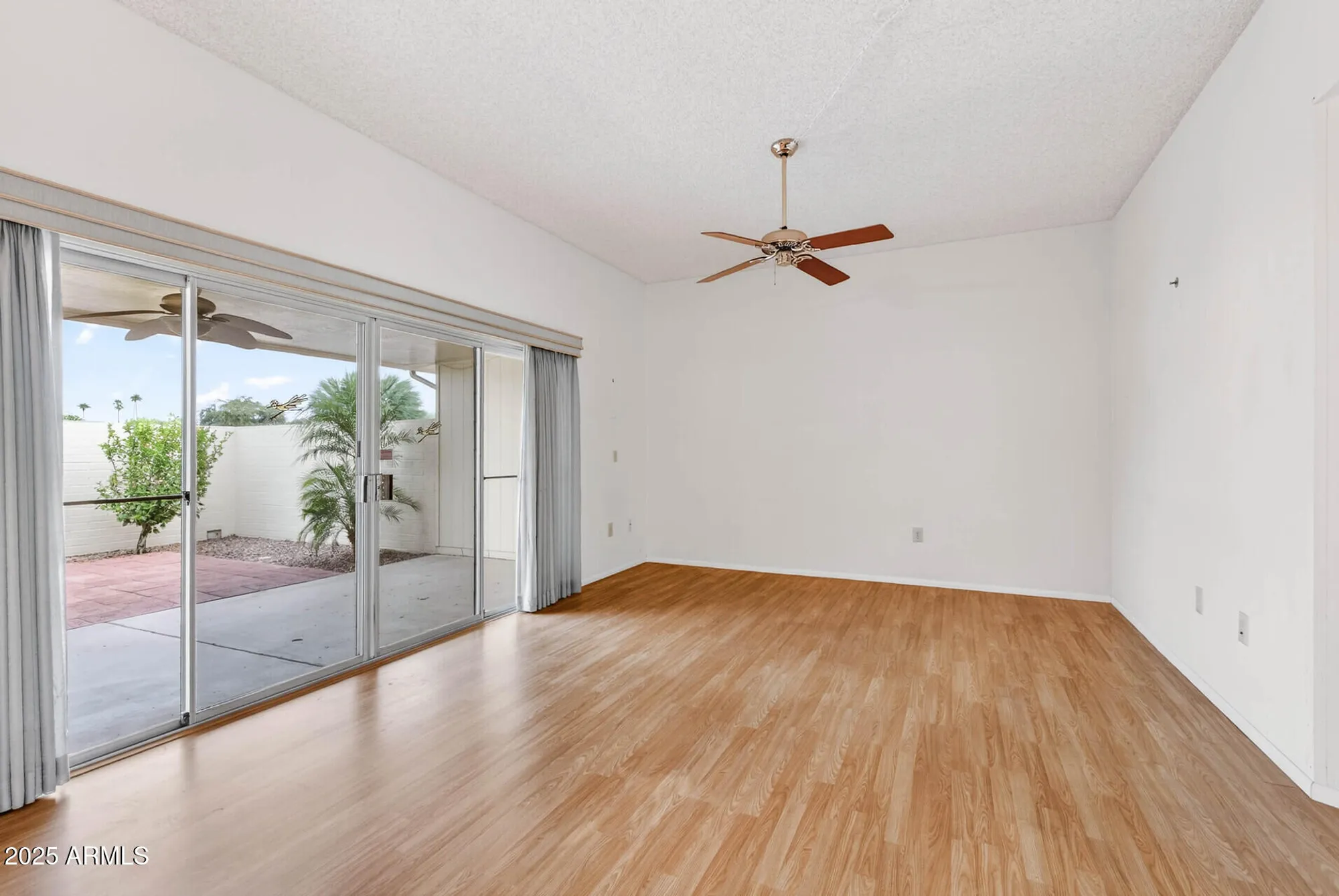 Property Slideshow image 10 of 45 | 17436 n 105th ave, Sun City, AZ, 85373