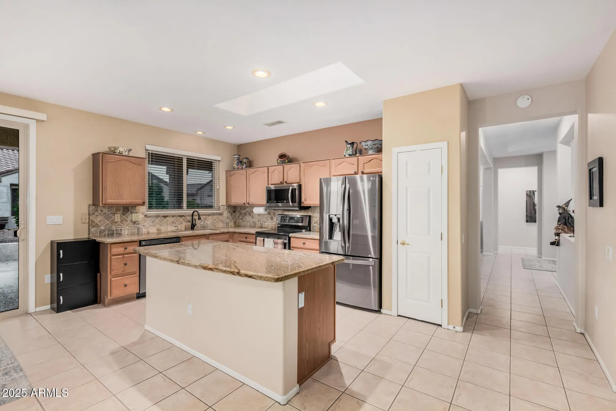 Property Slideshow image 15 of 51 | 20442 n palm canyon dr, Surprise, AZ, 85374