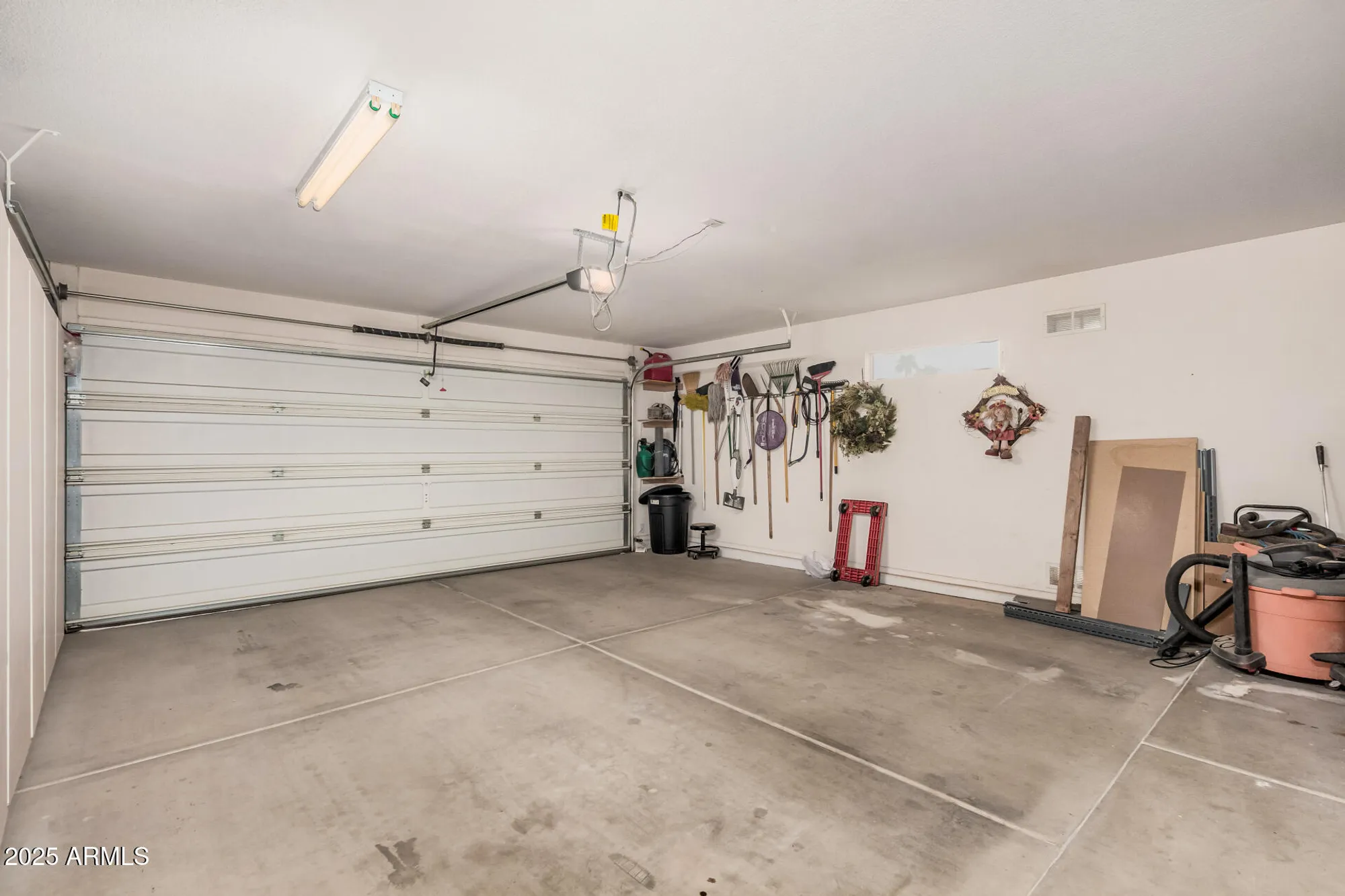 Property Slideshow image 29 of 51 | 20442 n palm canyon dr, Surprise, AZ, 85374