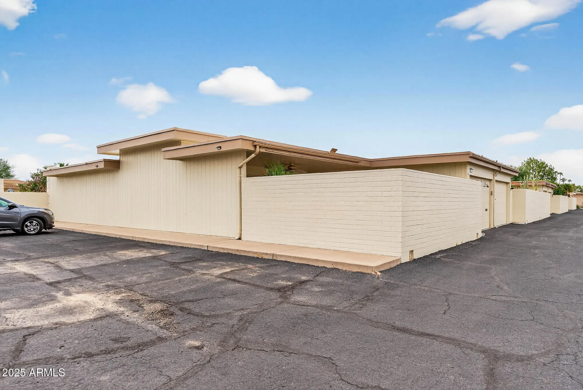 Property Slideshow image 43 of 45 | 17436 n 105th ave, Sun City, AZ, 85373