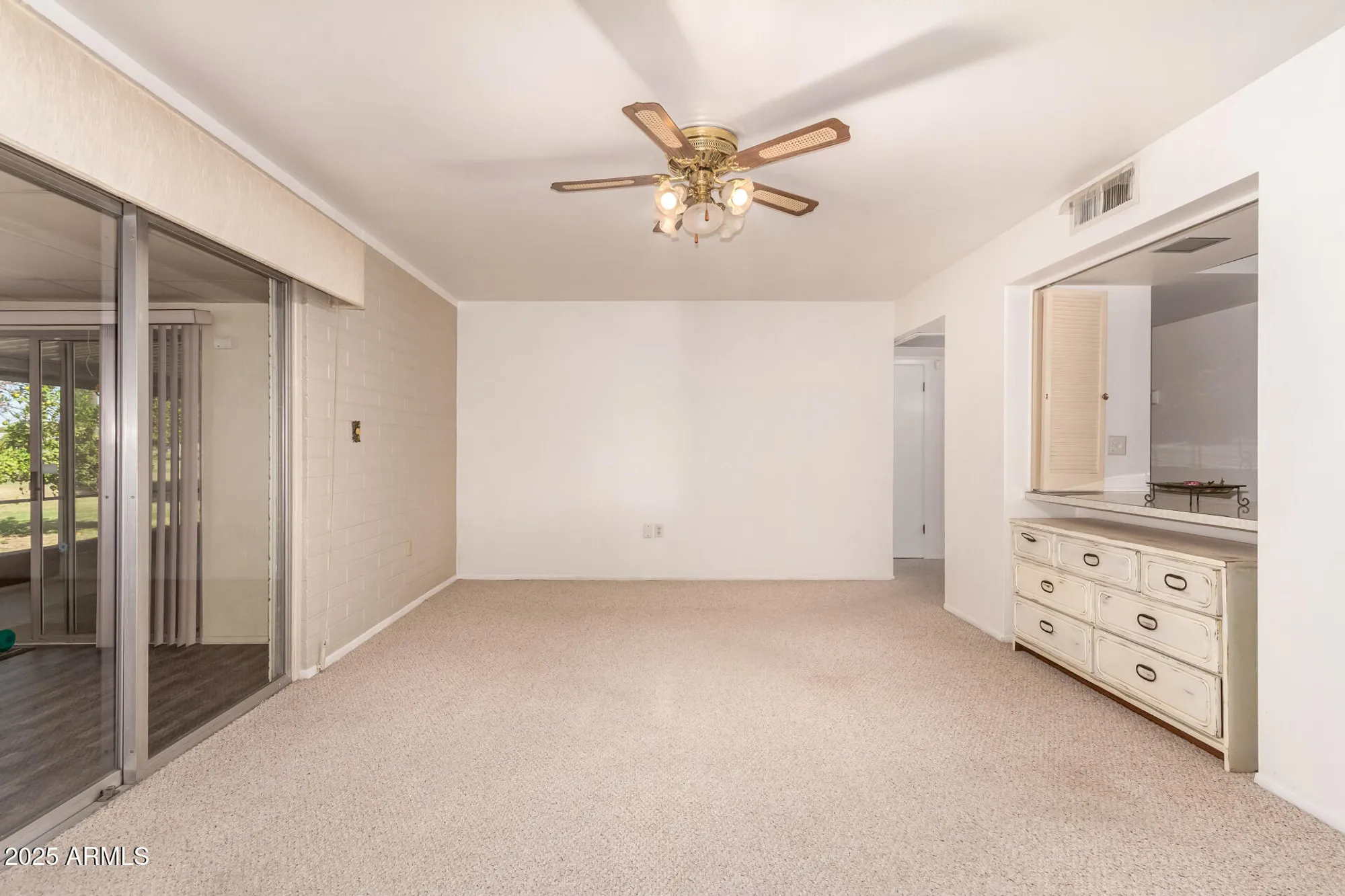 Property Slideshow image 7 of 28 | 11054 n coggins dr, Sun City, AZ, 85351