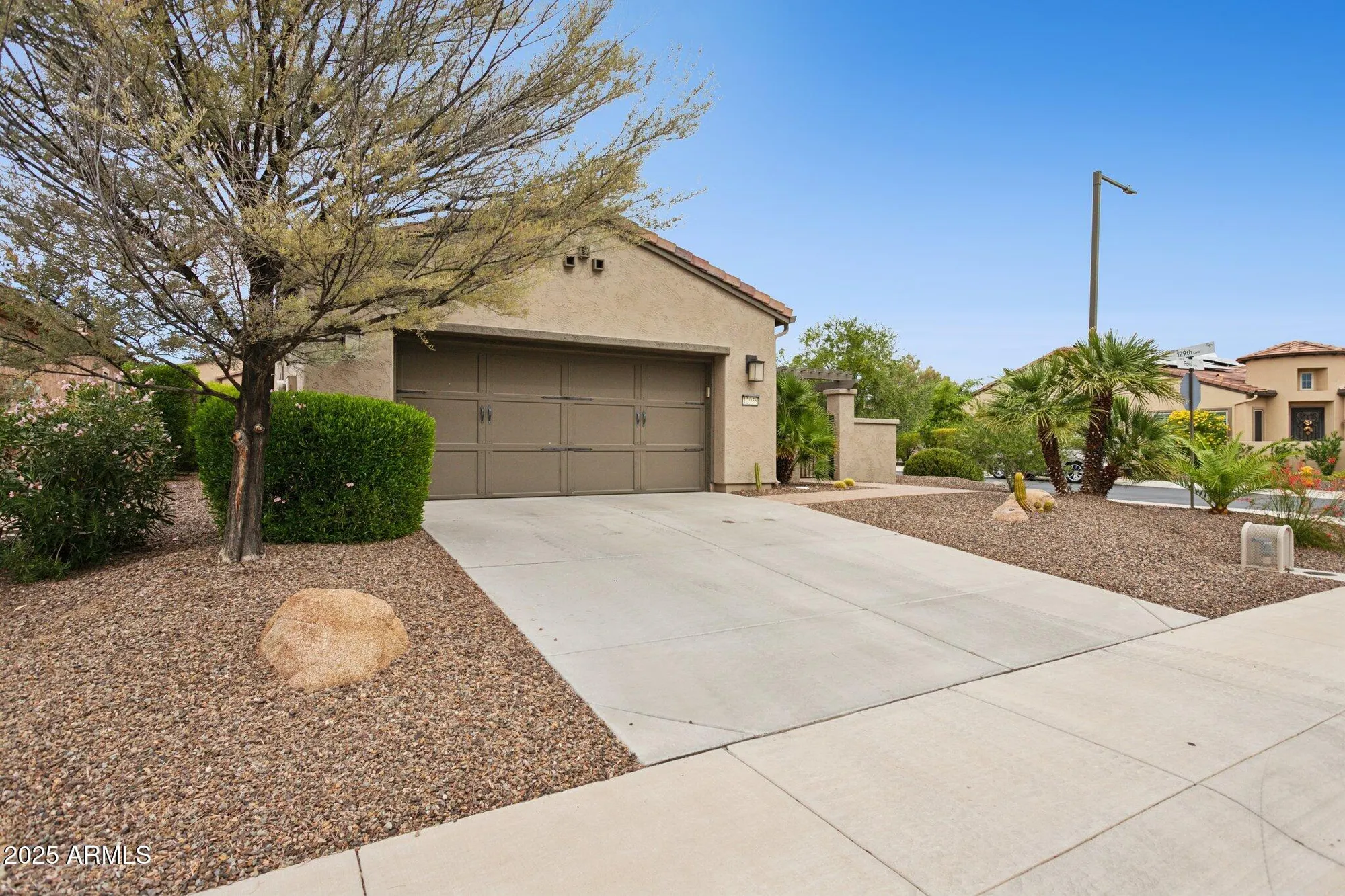 Property Slideshow image 3 of 61 | 12958 w fossil dr, Peoria, AZ, 85383