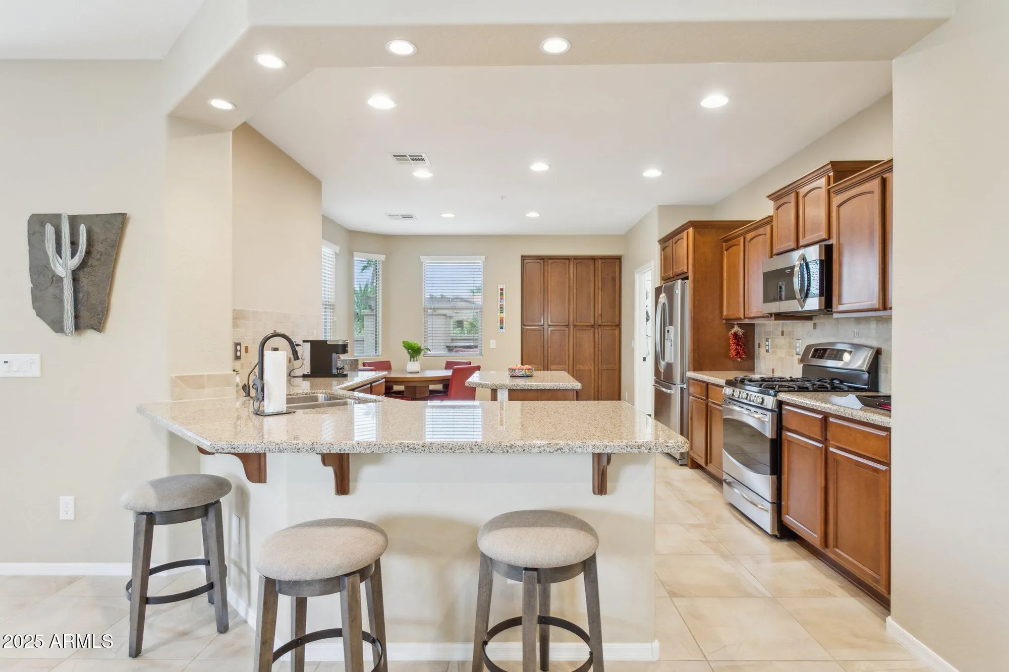 Property Slideshow image 9 of 61 | 12958 w fossil dr, Peoria, AZ, 85383