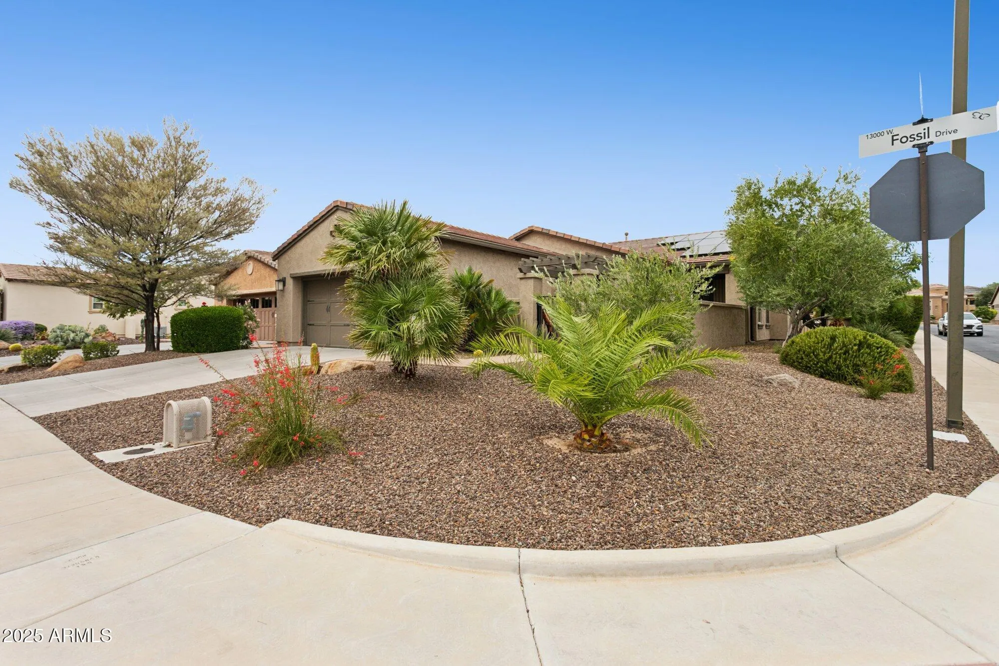 Property Slideshow image 2 of 61 | 12958 w fossil dr, Peoria, AZ, 85383