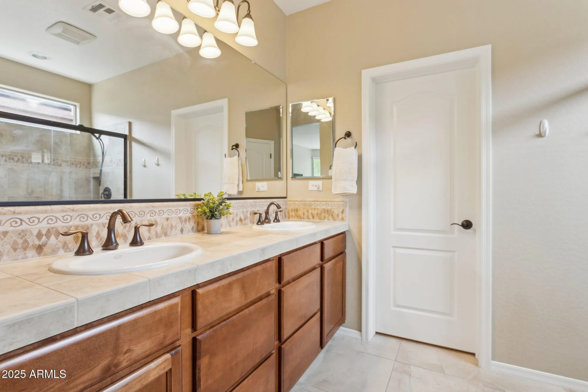 Property Slideshow image 22 of 61 | 12958 w fossil dr, Peoria, AZ, 85383