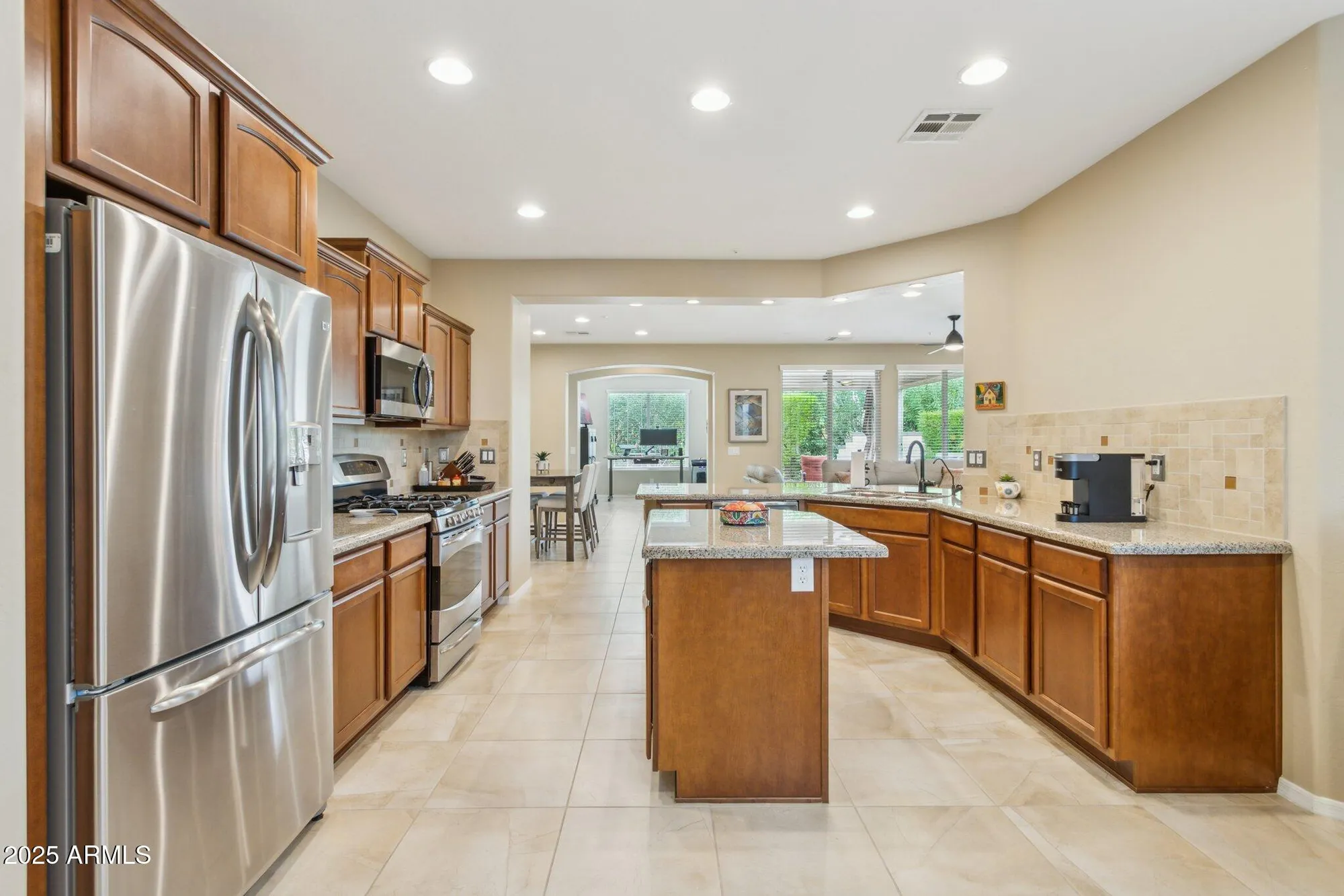 Property Slideshow image 11 of 61 | 12958 w fossil dr, Peoria, AZ, 85383