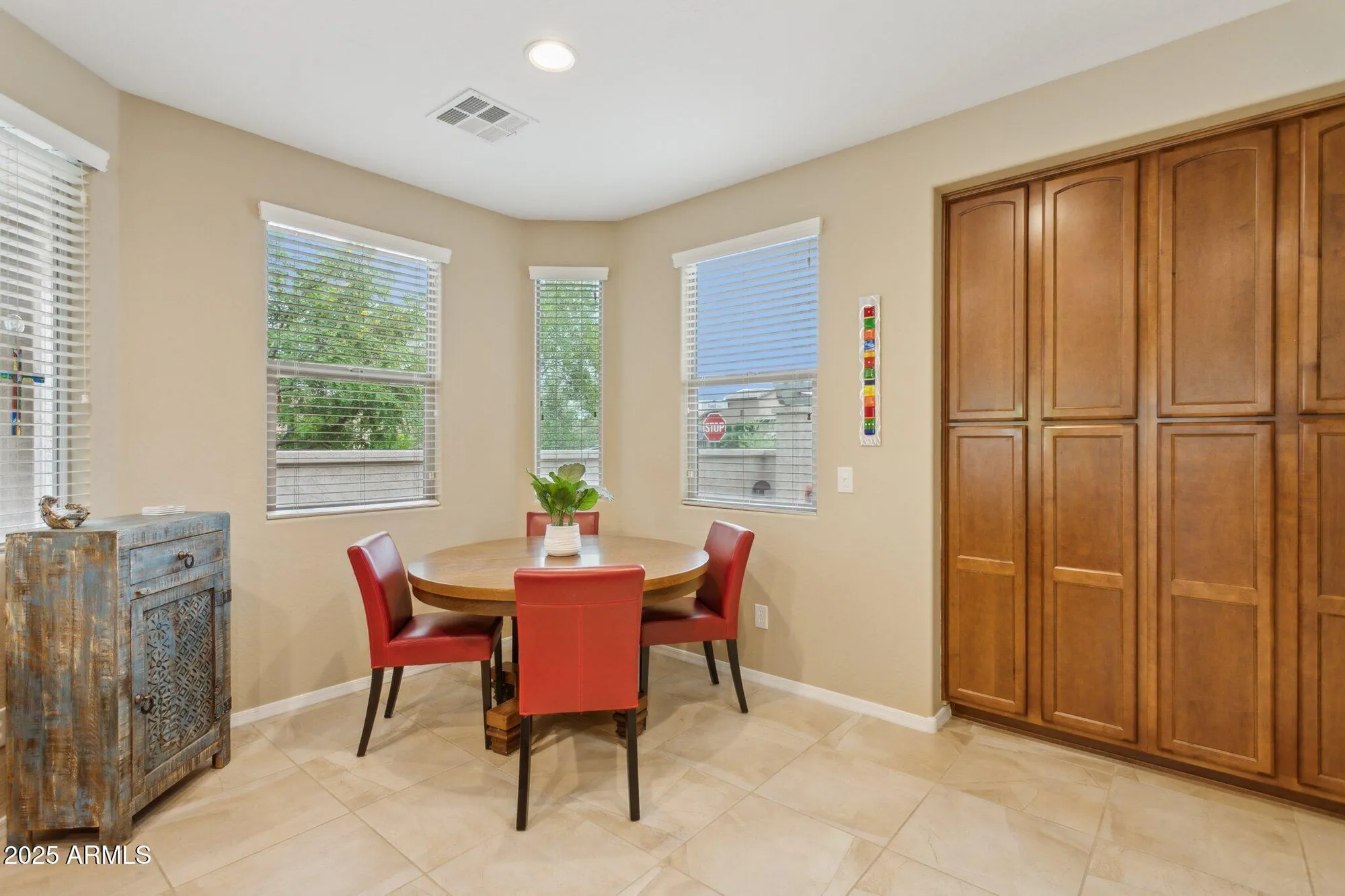 Property Slideshow image 14 of 61 | 12958 w fossil dr, Peoria, AZ, 85383