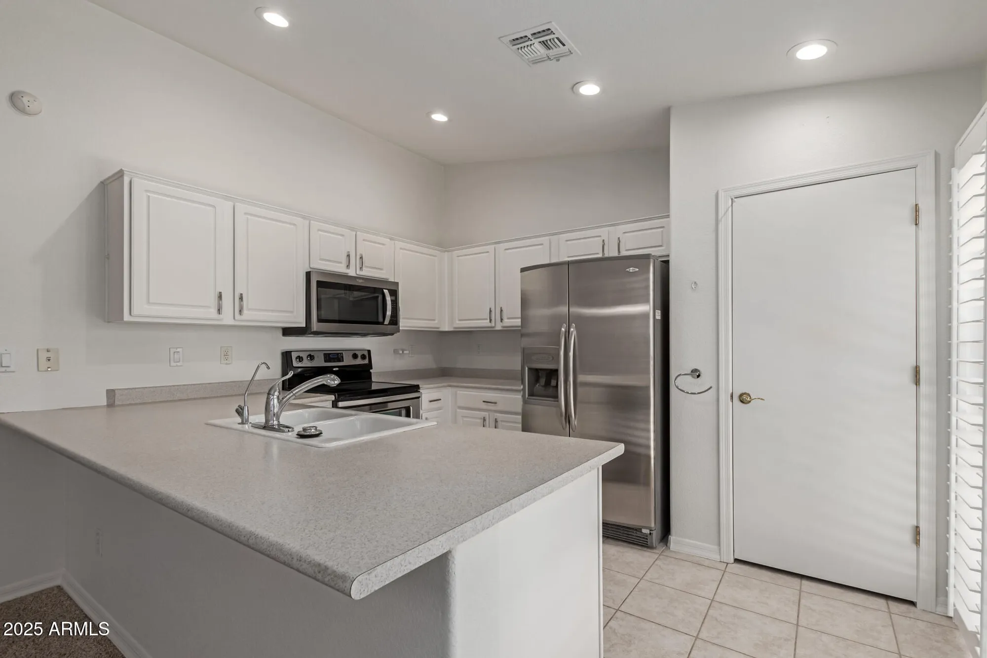 Property Slideshow image 14 of 47 | 4613 e walnut rd, Gilbert, AZ, 85298