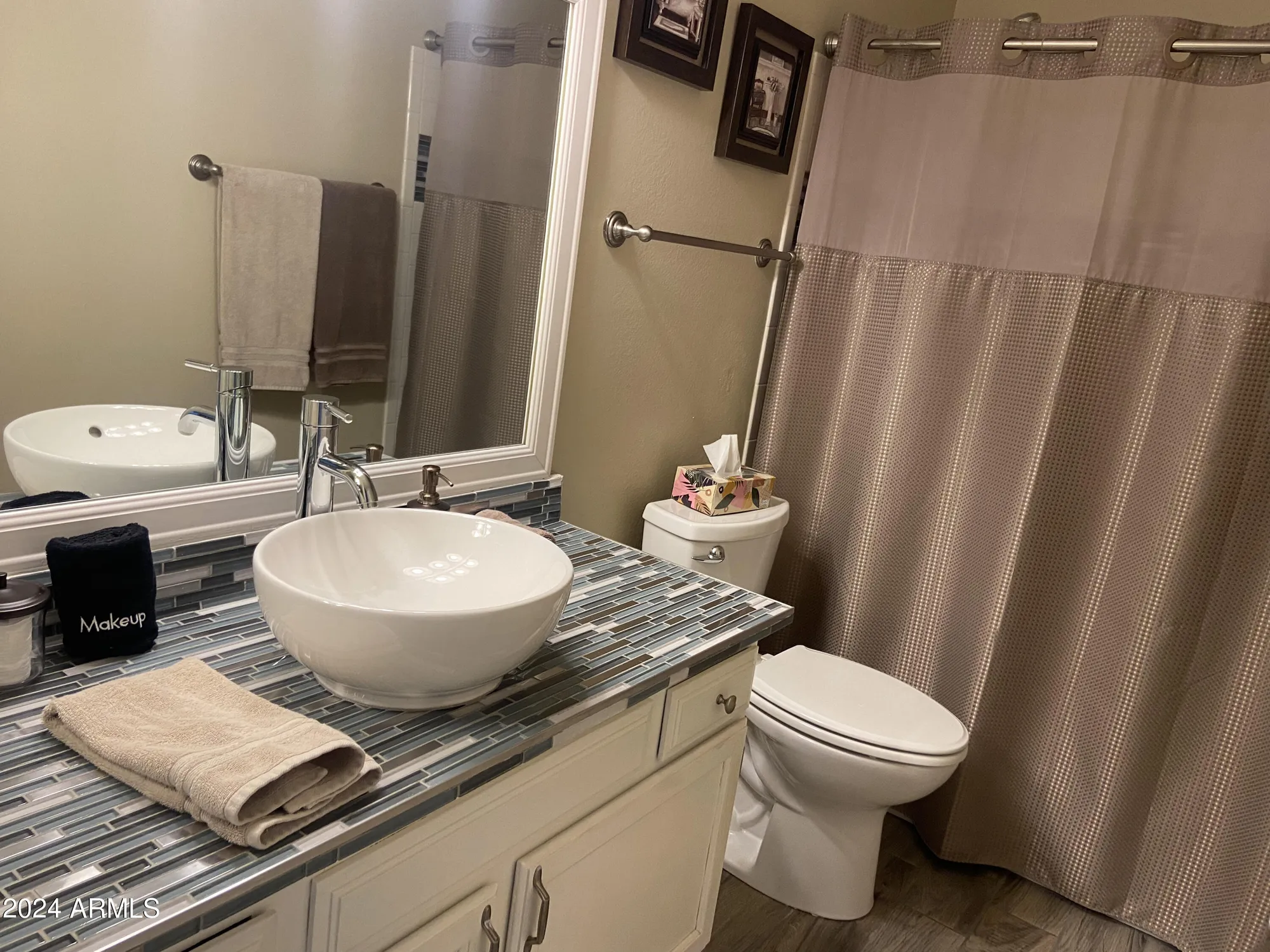 Property Slideshow image 13 of 25 | 9734 w kerry ln, Peoria, AZ, 85382