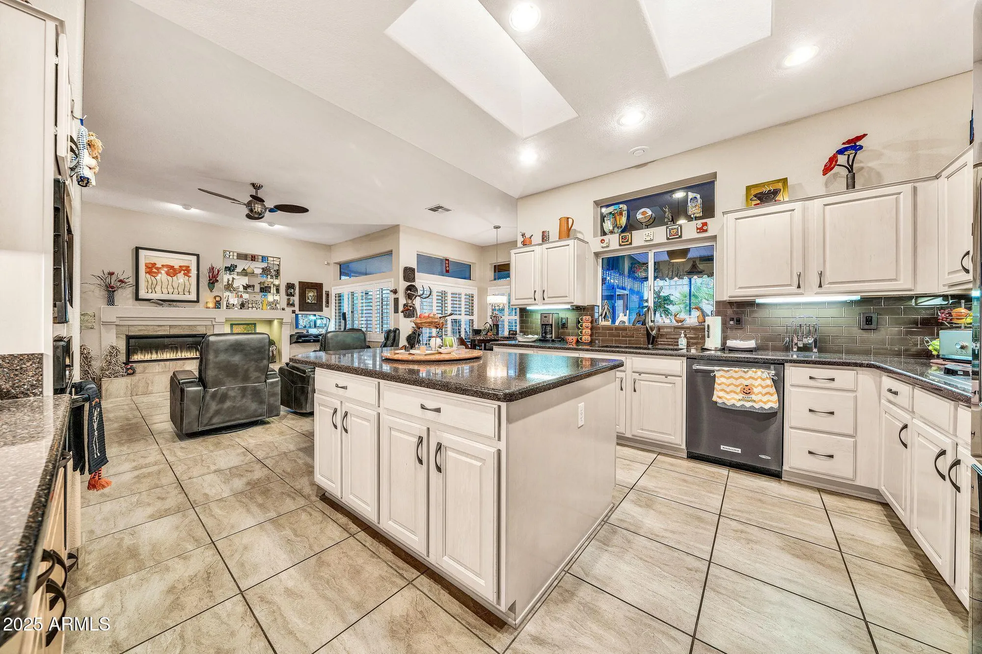 Property Slideshow image 13 of 66 | 14616 w via manana, Sun City West, AZ, 85375