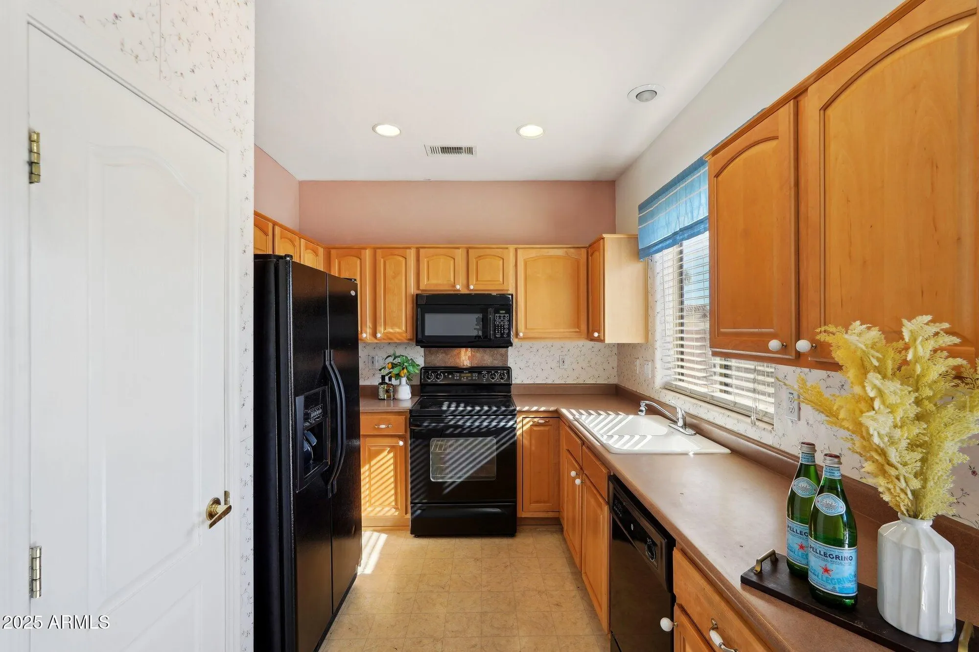 Property Slideshow image 10 of 36 | 19241 n emerald cove way, Surprise, AZ, 85387