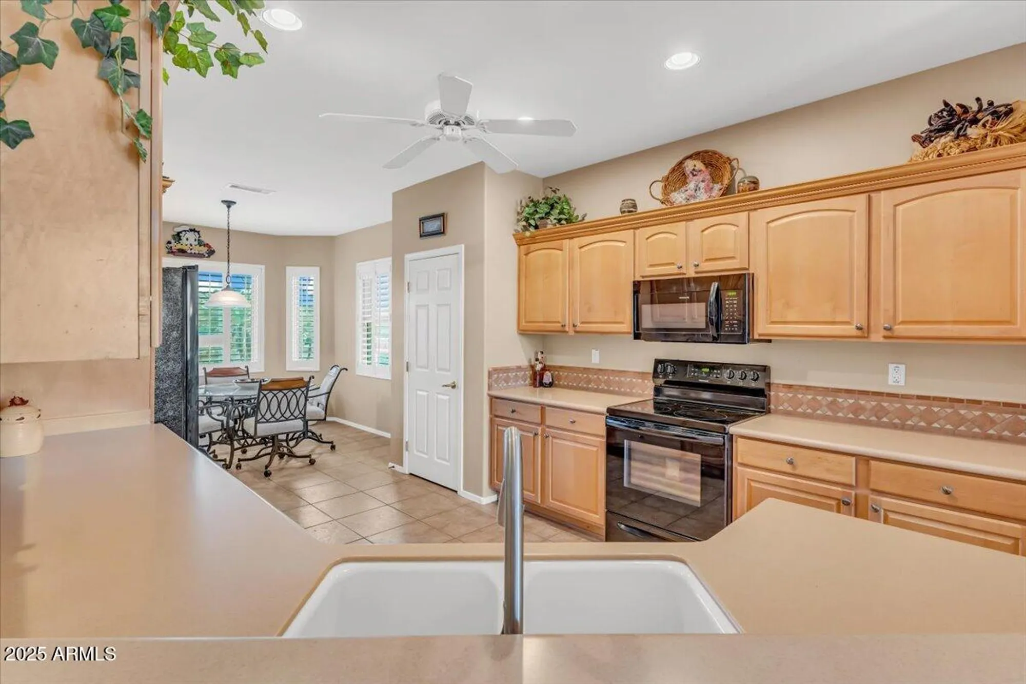 Property Slideshow image 9 of 23 | 18060 w tierra del sol dr, Surprise, AZ, 85387