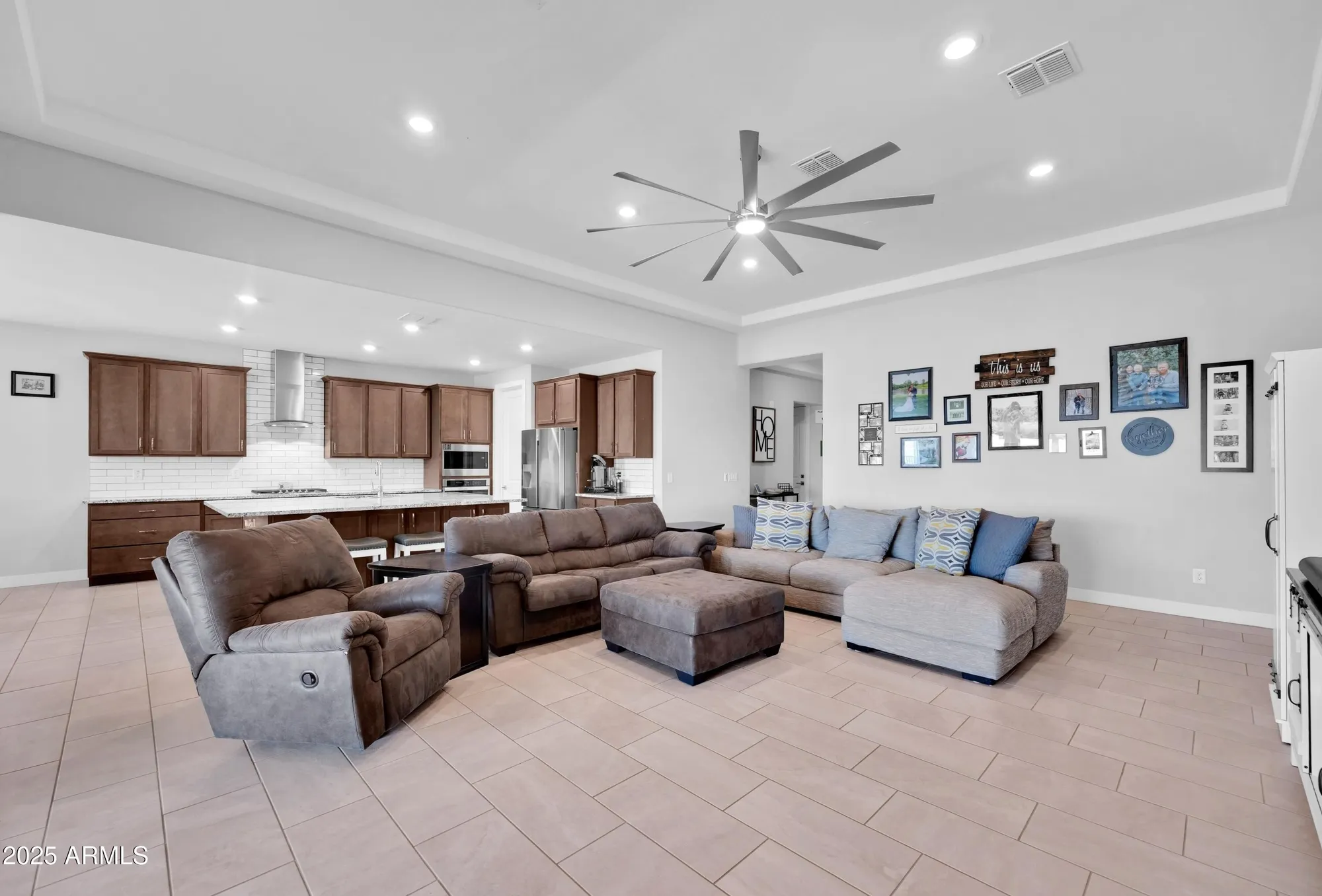 Property Slideshow image 8 of 38 | 18493 w hiddenview dr, Goodyear, AZ, 85338