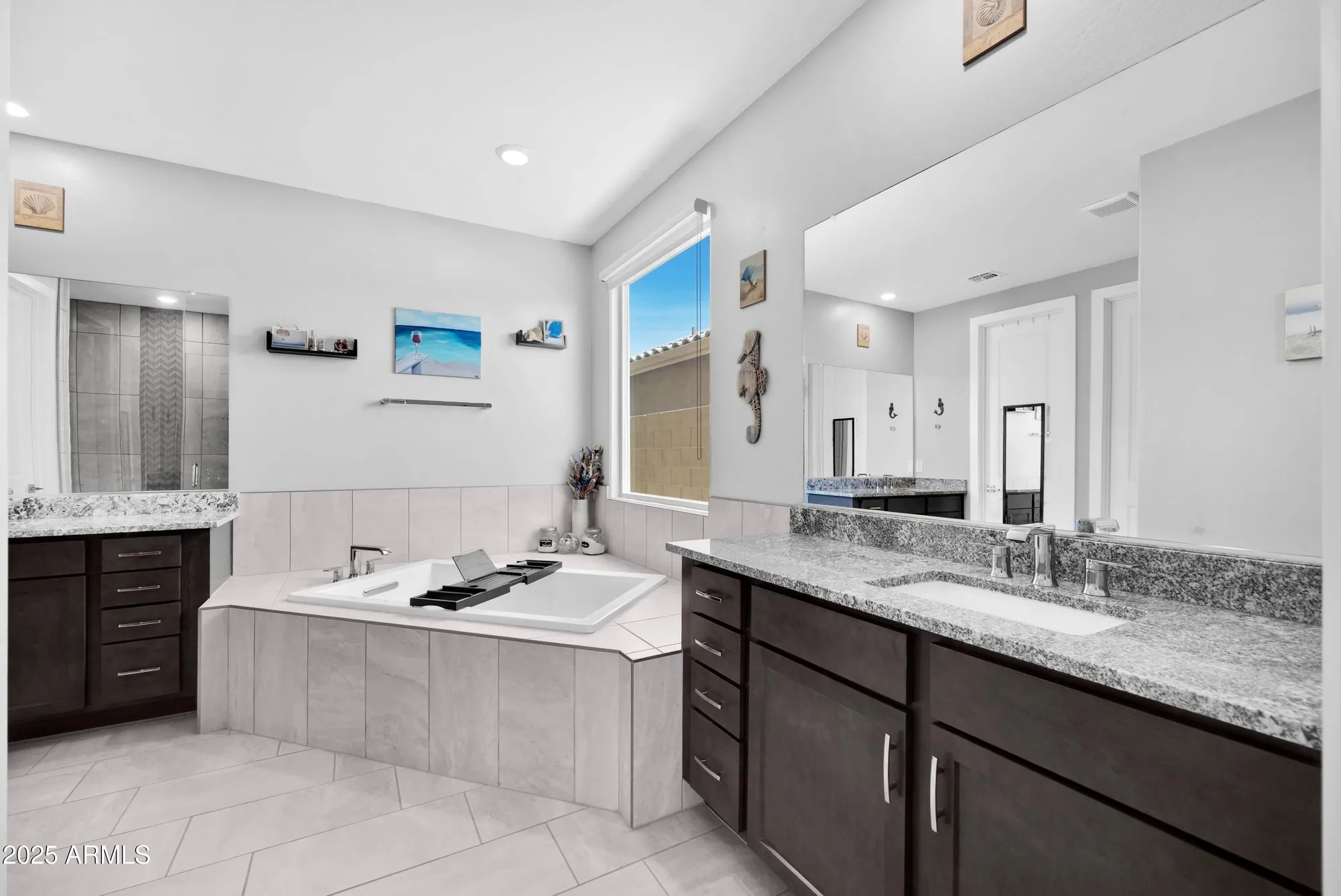 Property Slideshow image 16 of 38 | 18493 w hiddenview dr, Goodyear, AZ, 85338