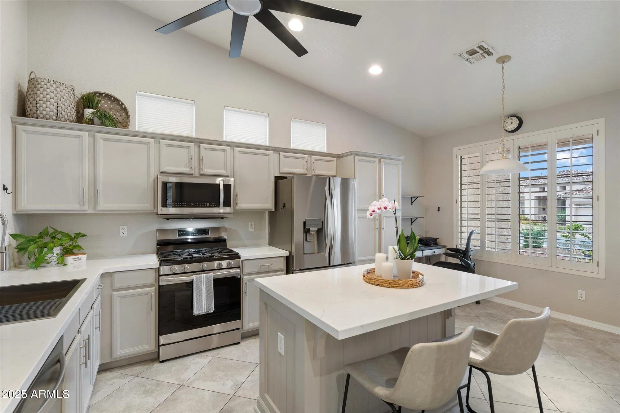 Property Slideshow image 4 of 34 | 4536 e strawberry dr, Gilbert, AZ, 85298