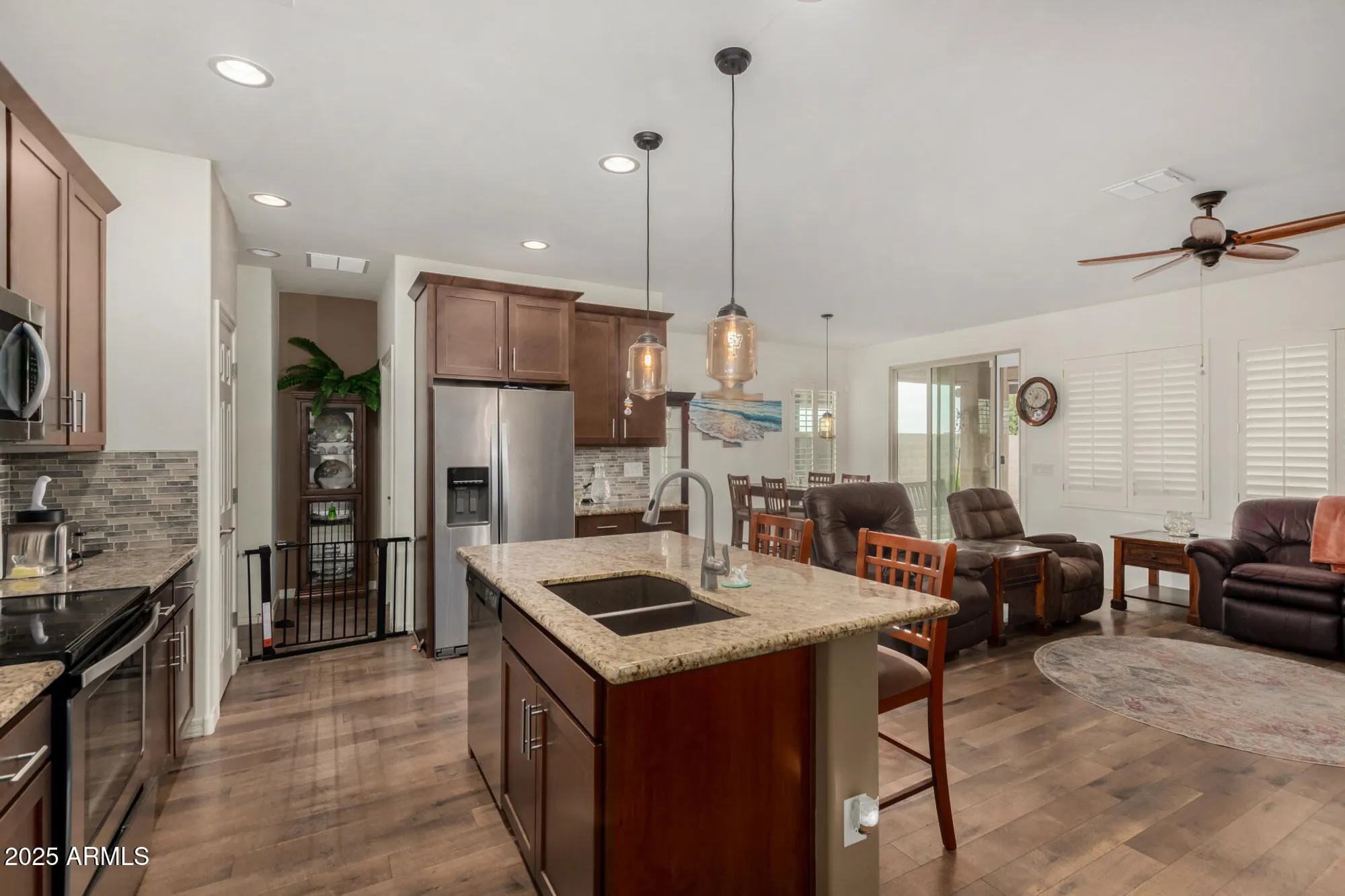 Property Slideshow image 6 of 50 | 18263 w cedarwood ln, Goodyear, AZ, 85338