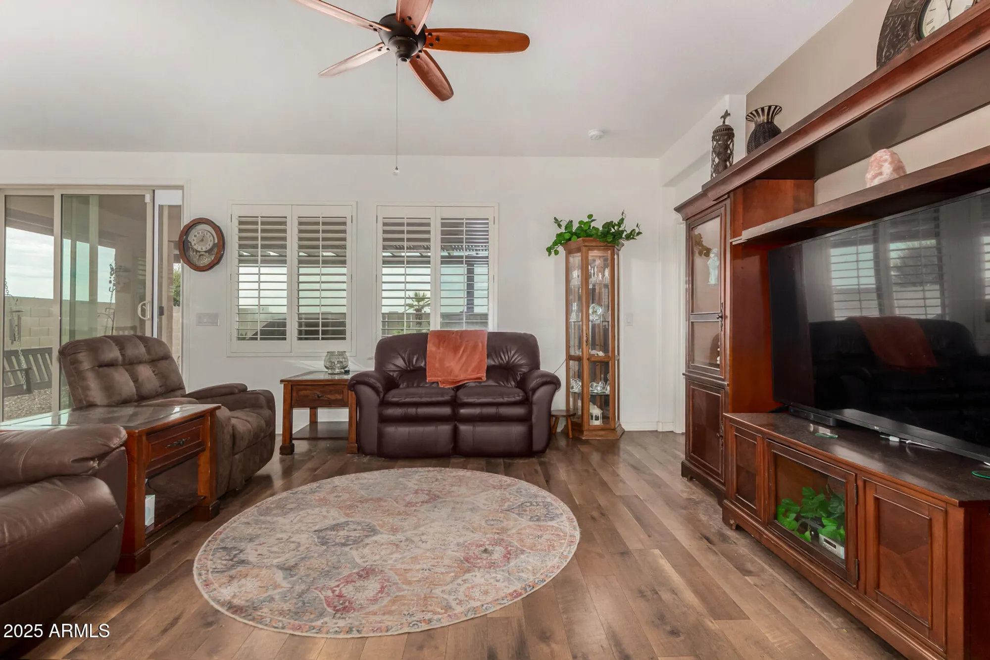 Property Slideshow image 9 of 50 | 18263 w cedarwood ln, Goodyear, AZ, 85338