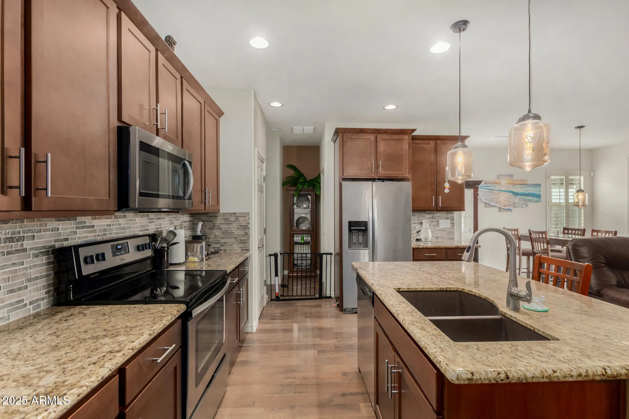 Property Slideshow image 8 of 50 | 18263 w cedarwood ln, Goodyear, AZ, 85338