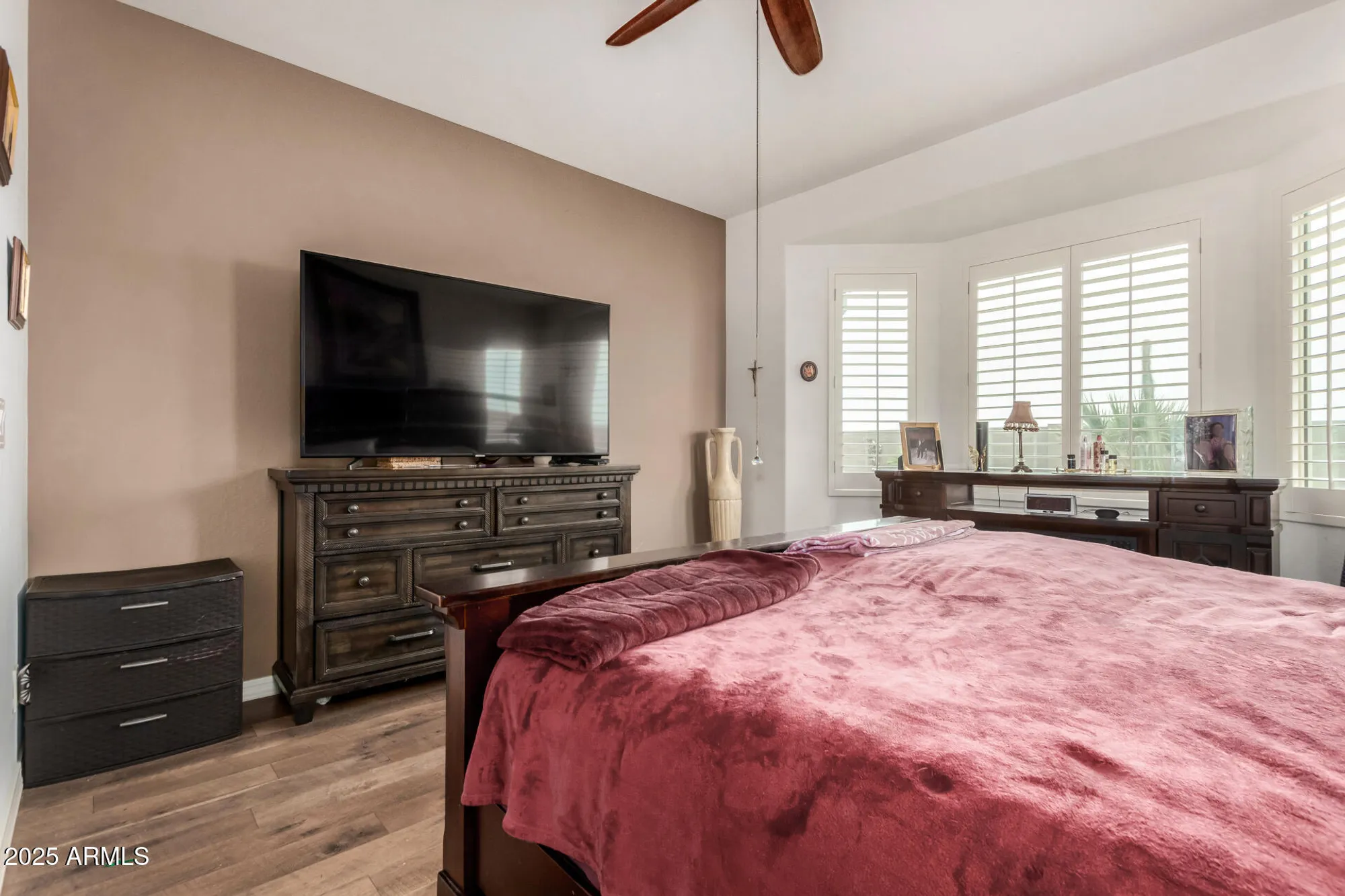 Property Slideshow image 15 of 50 | 18263 w cedarwood ln, Goodyear, AZ, 85338