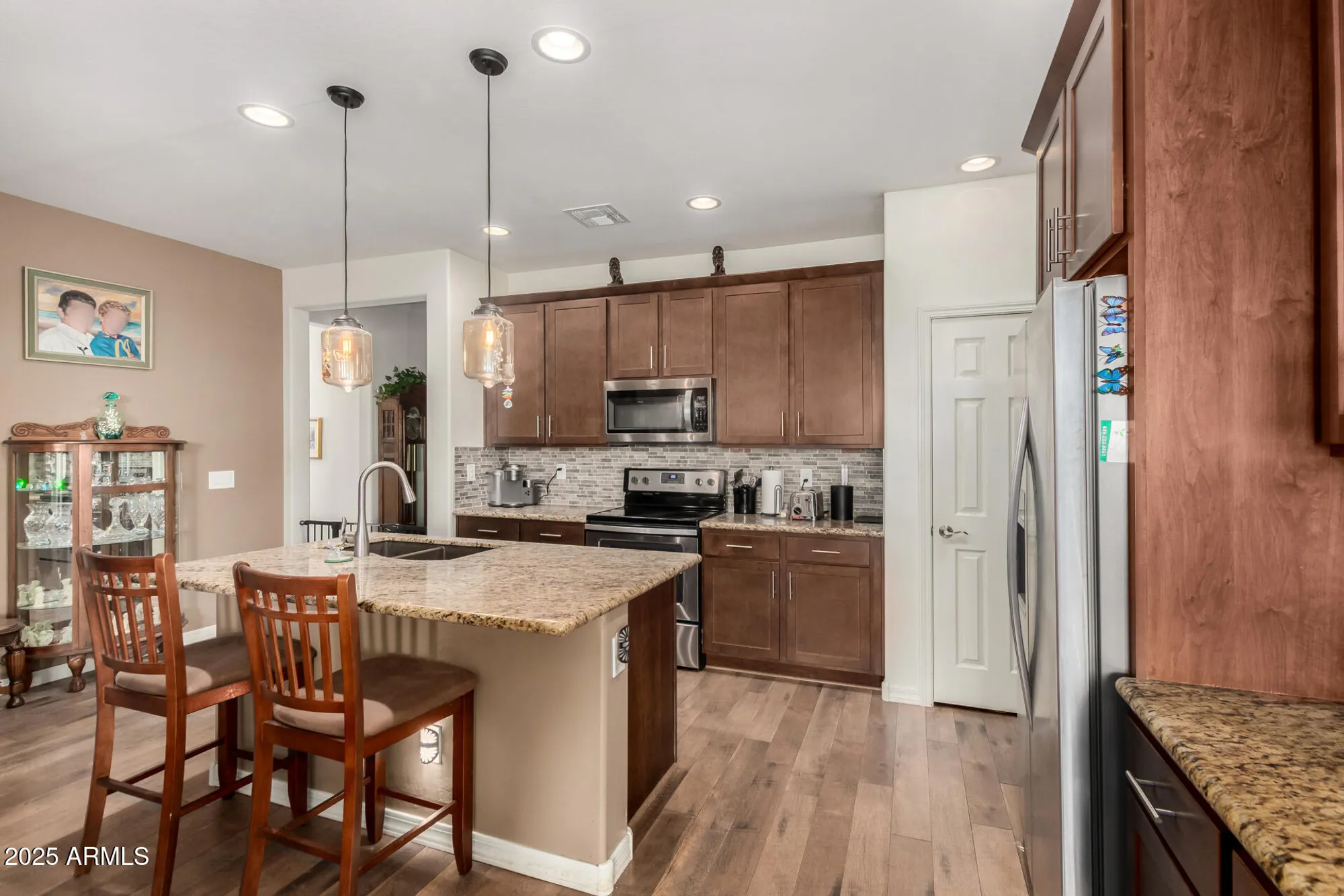 Property Slideshow image 4 of 50 | 18263 w cedarwood ln, Goodyear, AZ, 85338