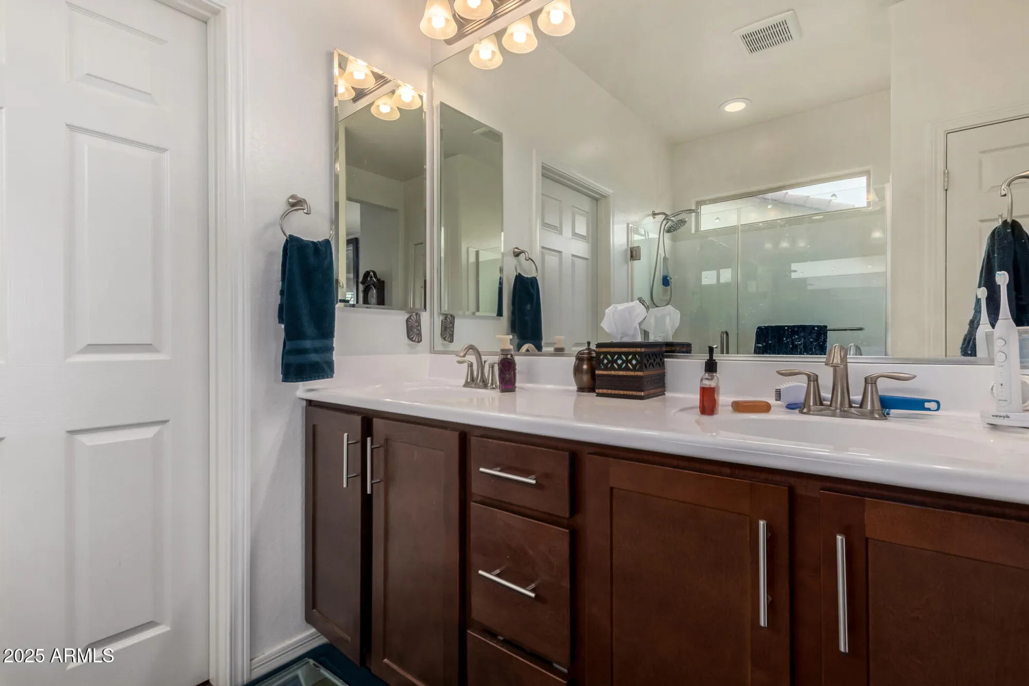 Property Slideshow image 16 of 50 | 18263 w cedarwood ln, Goodyear, AZ, 85338