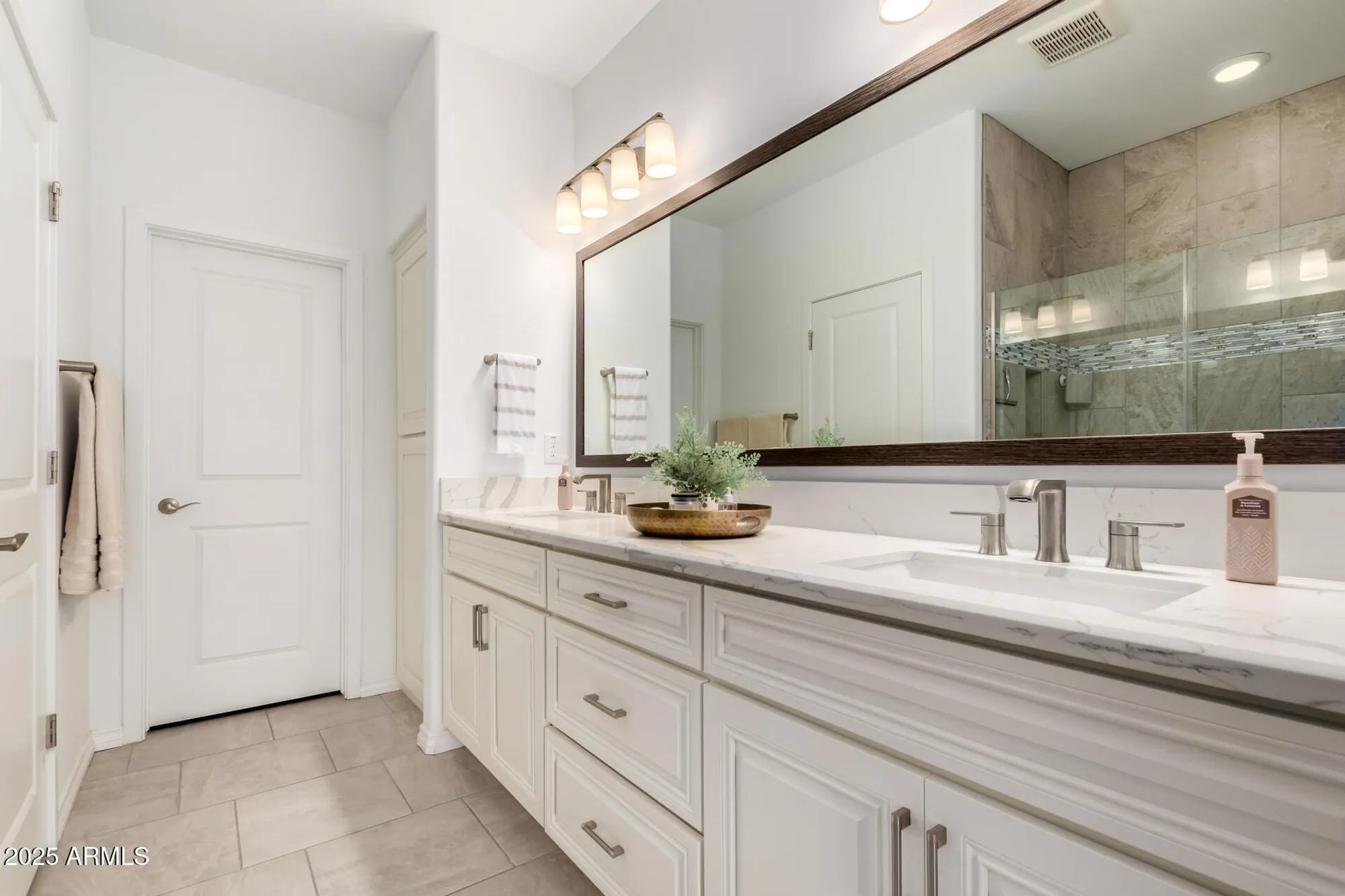 Property Slideshow image 15 of 54 | 396 e citrus hollow way, Queen Creek, AZ, 85140