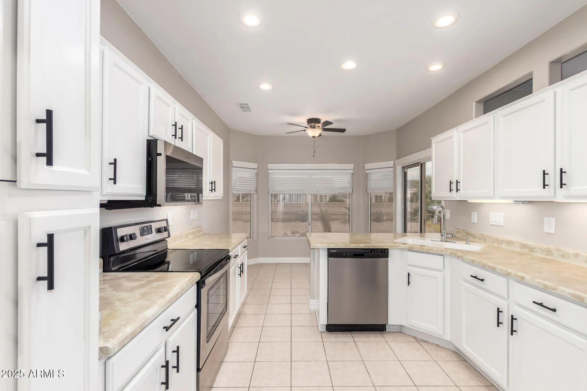 Property Slideshow image 11 of 28 | 14514 w las brizas ln, Sun City West, AZ, 85375