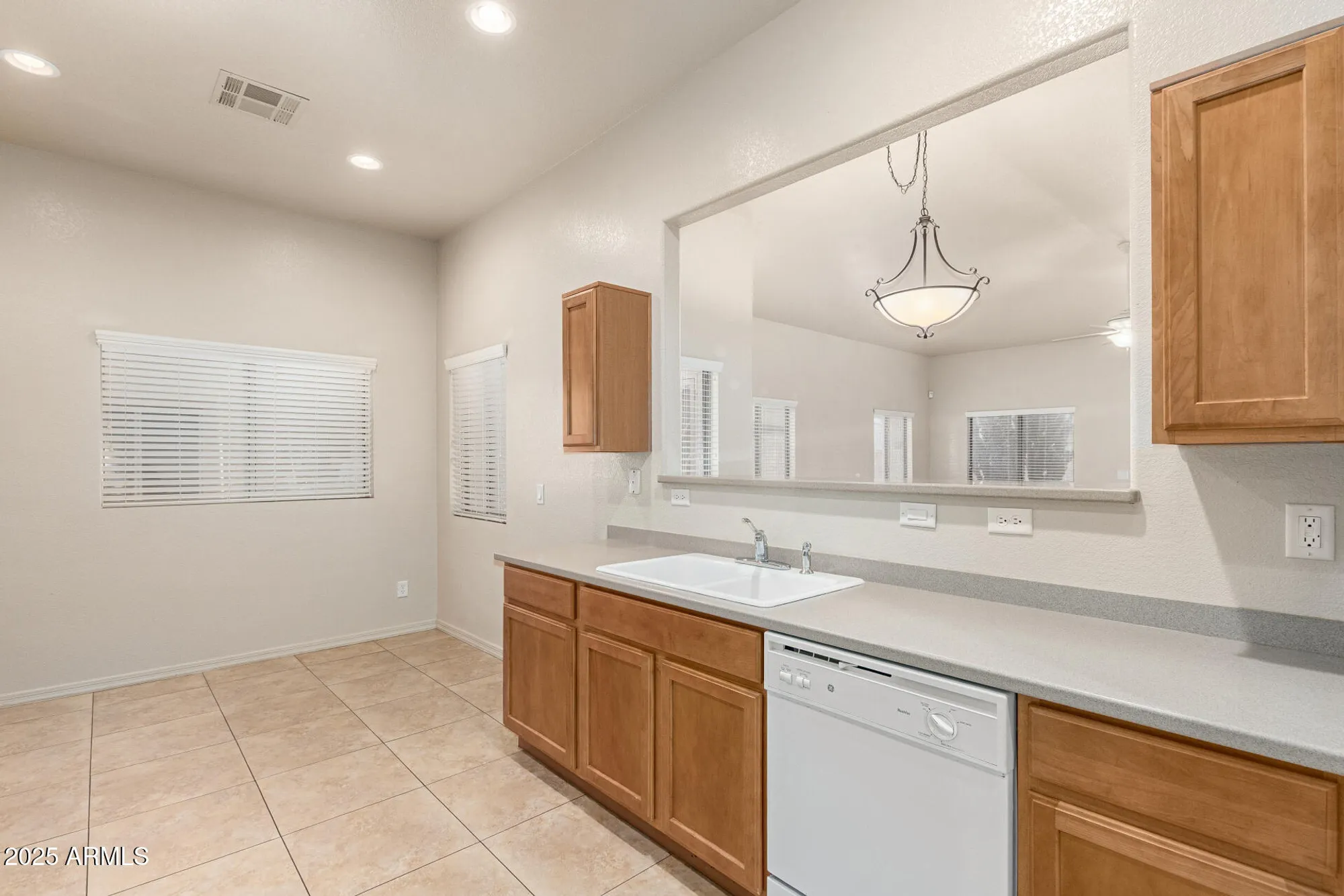 Property Slideshow image 12 of 40 | 18650 n 91st ave 4001, Peoria, AZ, 85382