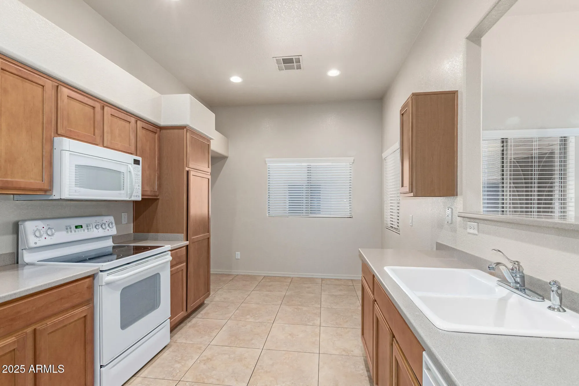 Property Slideshow image 13 of 40 | 18650 n 91st ave 4001, Peoria, AZ, 85382