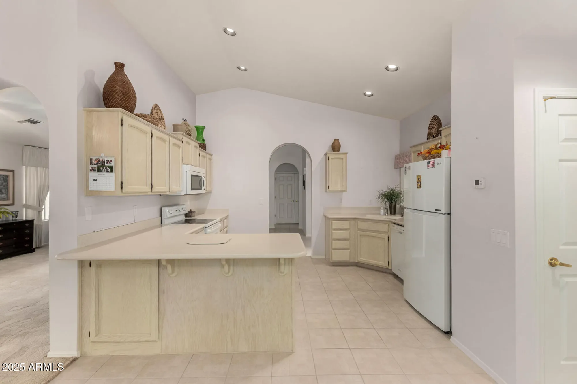 Property Slideshow image 11 of 46 | 10621 e halley dr, Sun Lakes, AZ, 85248