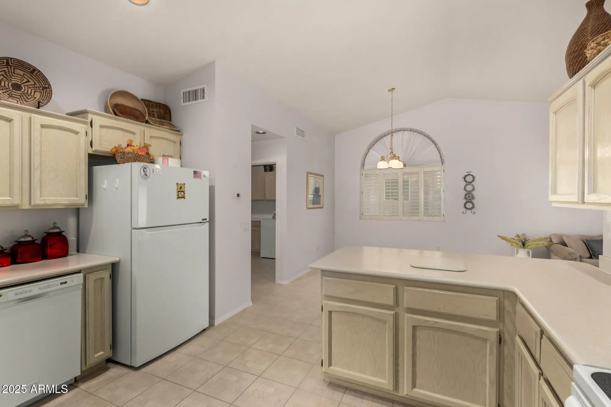 Property Slideshow image 13 of 46 | 10621 e halley dr, Sun Lakes, AZ, 85248