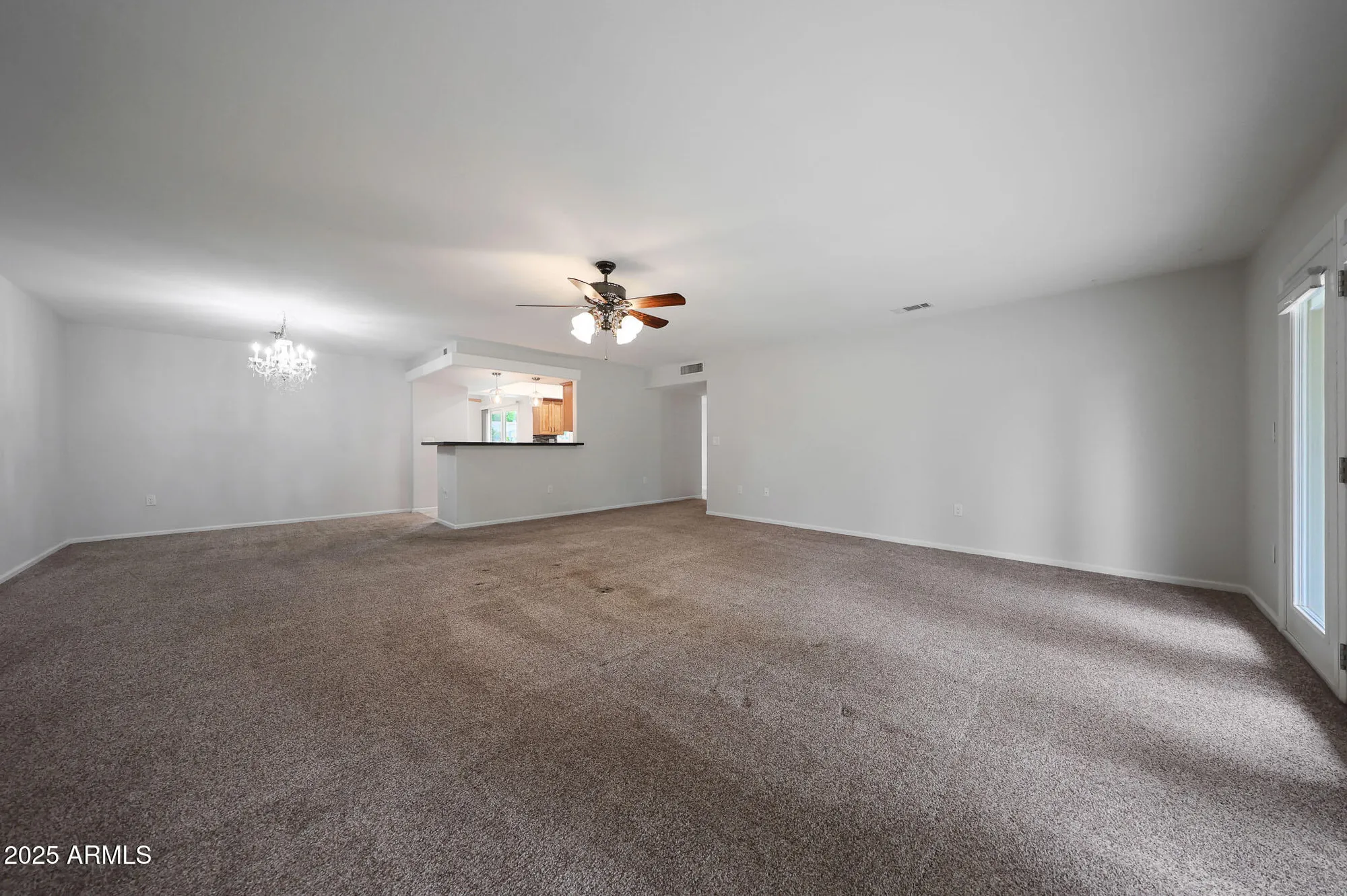 Property Slideshow image 16 of 44 | 10617 w el capitan cir, Sun City, AZ, 85351