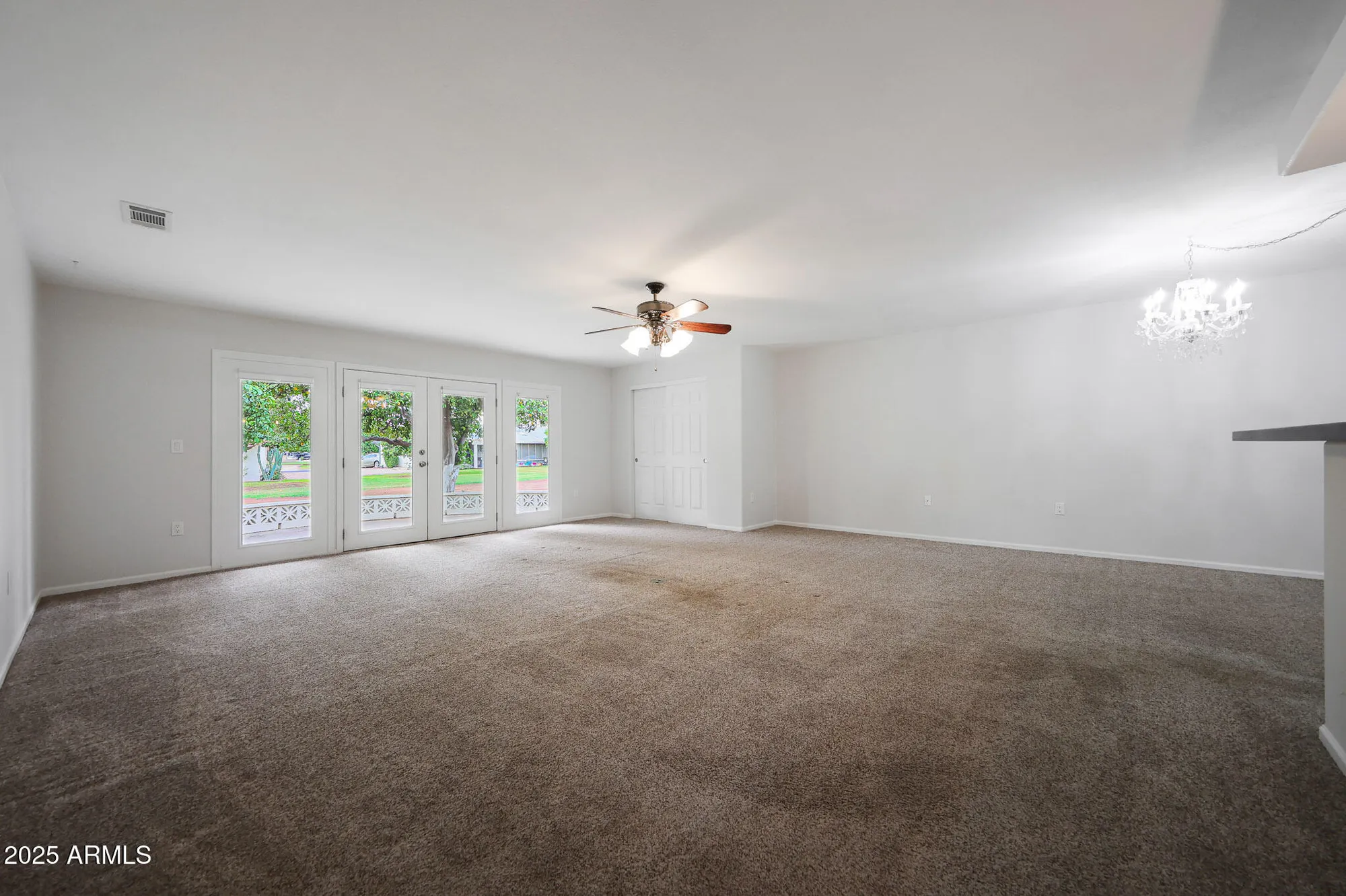 Property Slideshow image 15 of 44 | 10617 w el capitan cir, Sun City, AZ, 85351