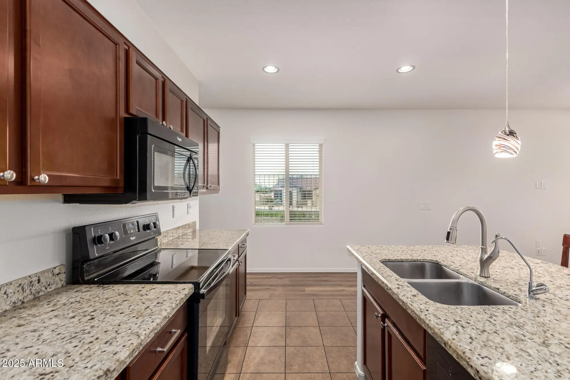 Property Slideshow image 11 of 44 | 17540 w glenhaven dr, Goodyear, AZ, 85338