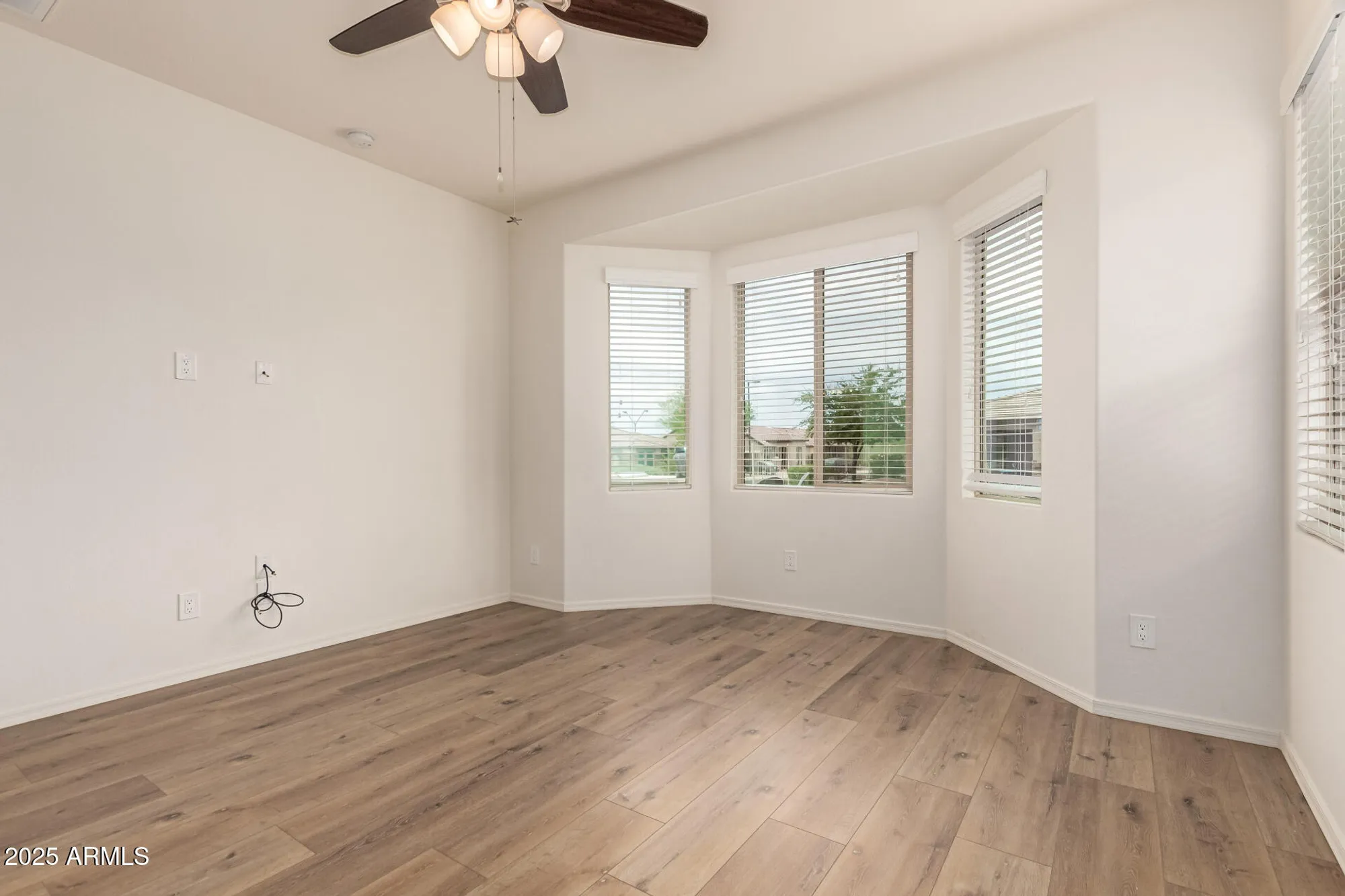 Property Slideshow image 15 of 44 | 17540 w glenhaven dr, Goodyear, AZ, 85338