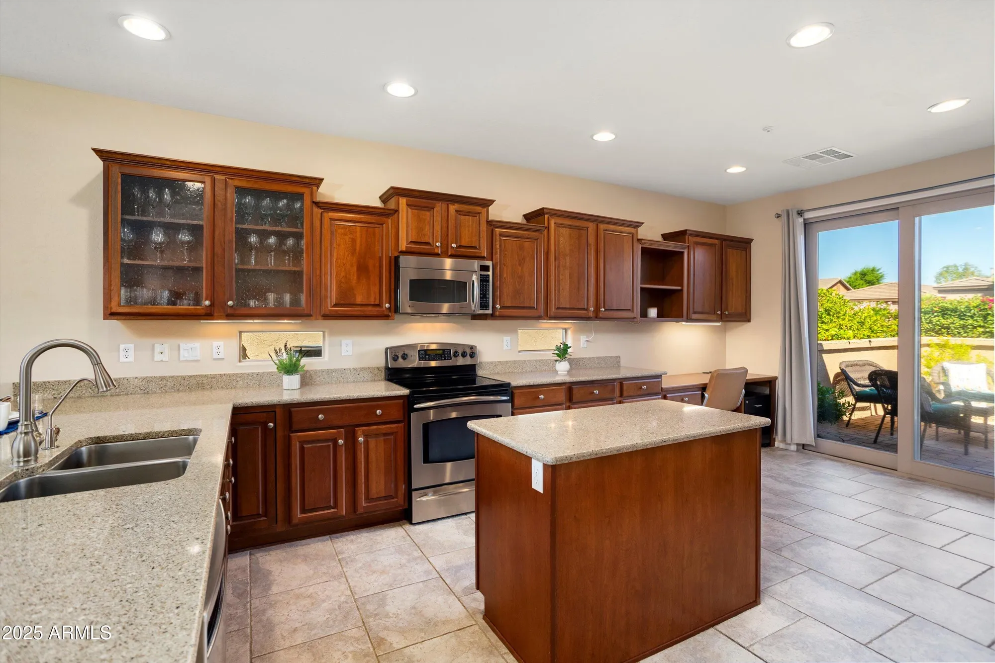 Property Slideshow image 13 of 63 | 12857 w quail track dr, Peoria, AZ, 85383