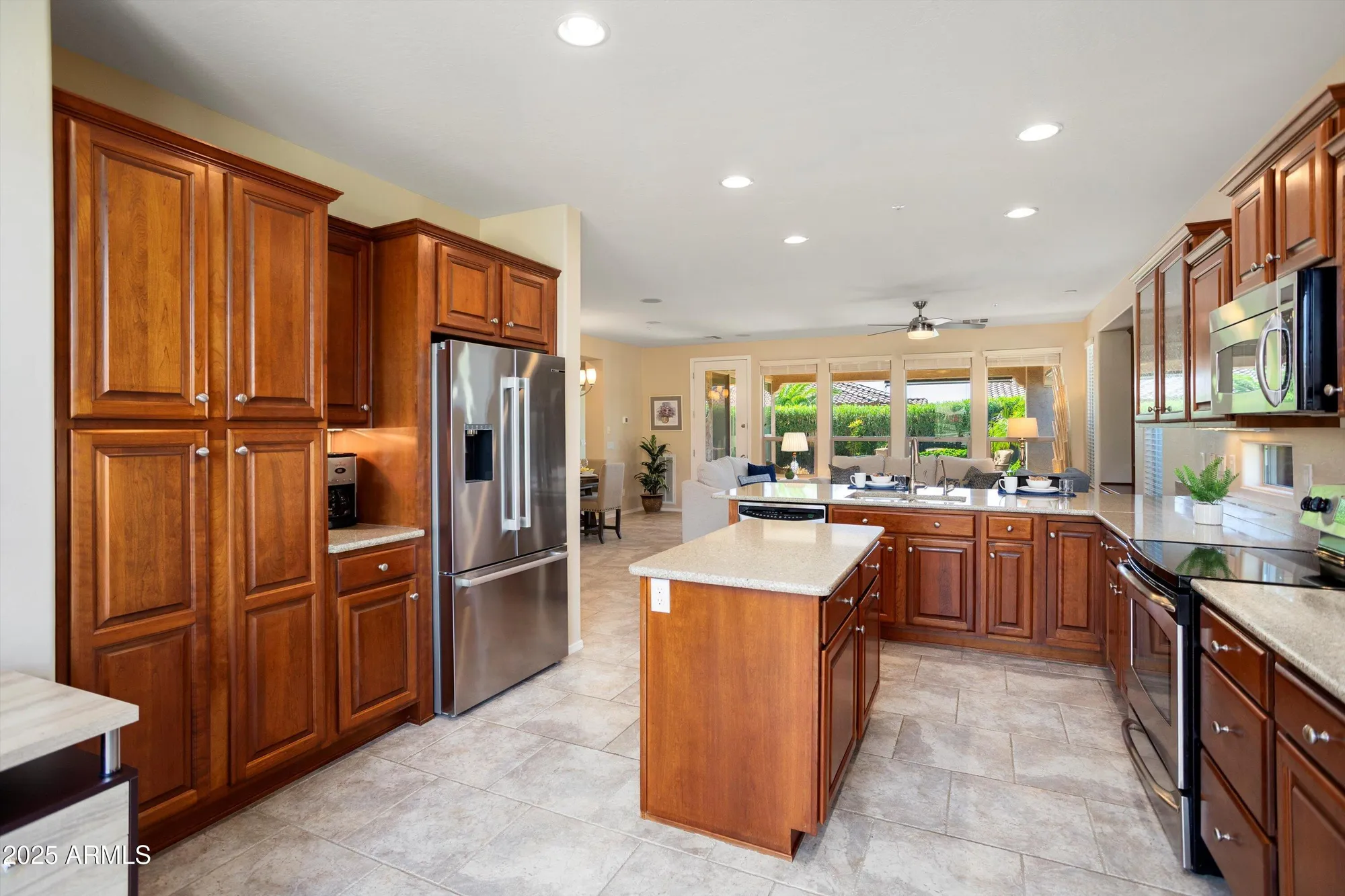 Property Slideshow image 16 of 63 | 12857 w quail track dr, Peoria, AZ, 85383