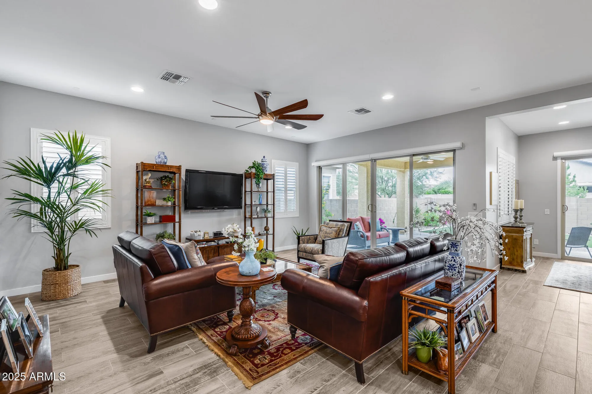 Property Slideshow image 18 of 53 | 24738 n 175th ave, Surprise, AZ, 85387