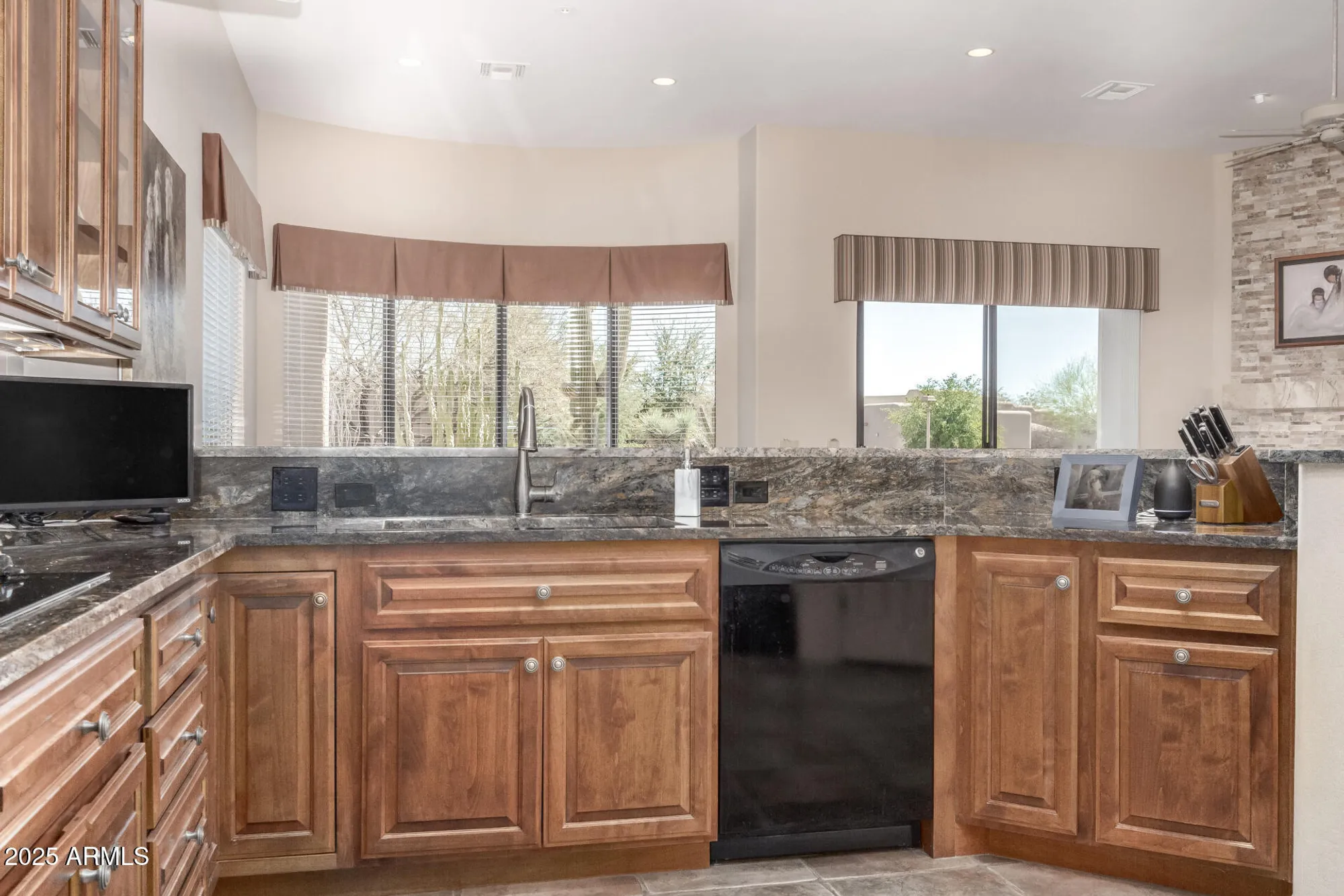 Property Slideshow image 13 of 51 | 27913 n walnut creek rd, Rio Verde, AZ, 85263