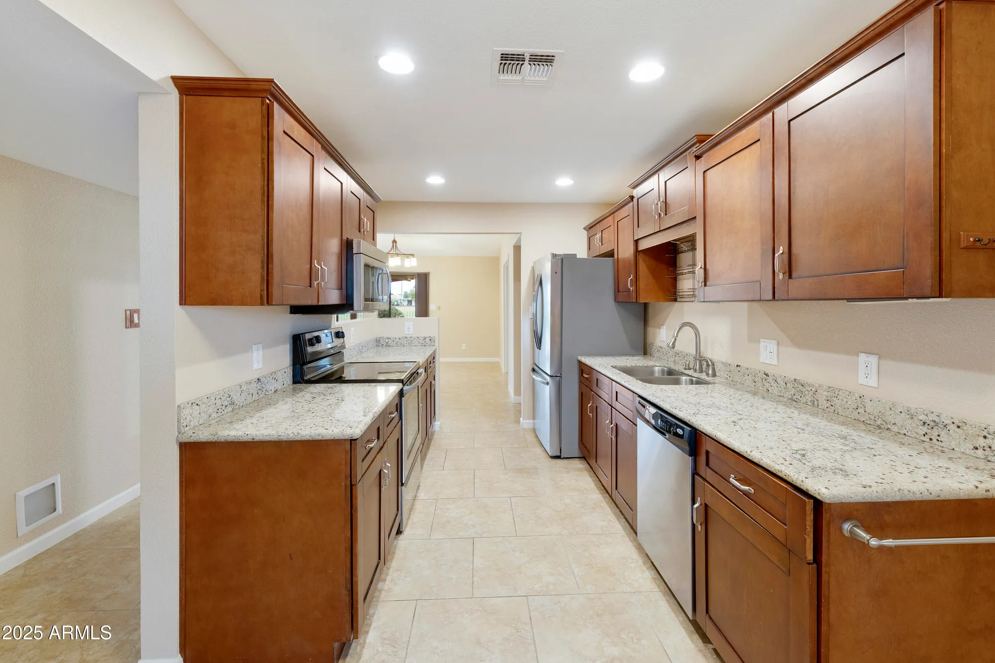 Property Slideshow image 12 of 44 | 9119 e fairway blvd, Sun Lakes, AZ, 85248