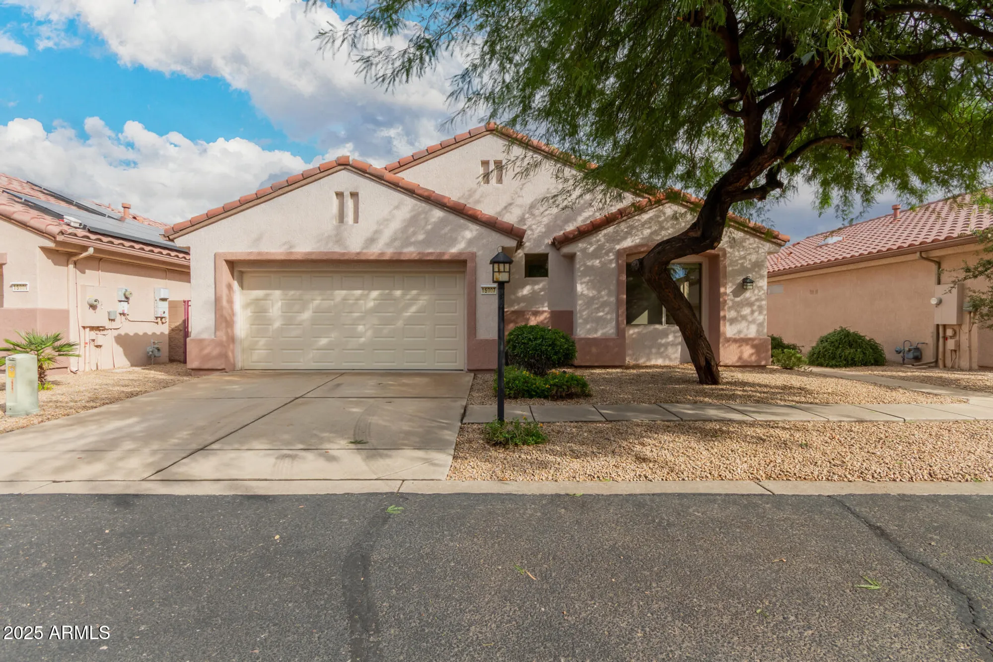 Property Slideshow image 31 of 37 | 15907 w sunstone ln, Surprise, AZ, 85374